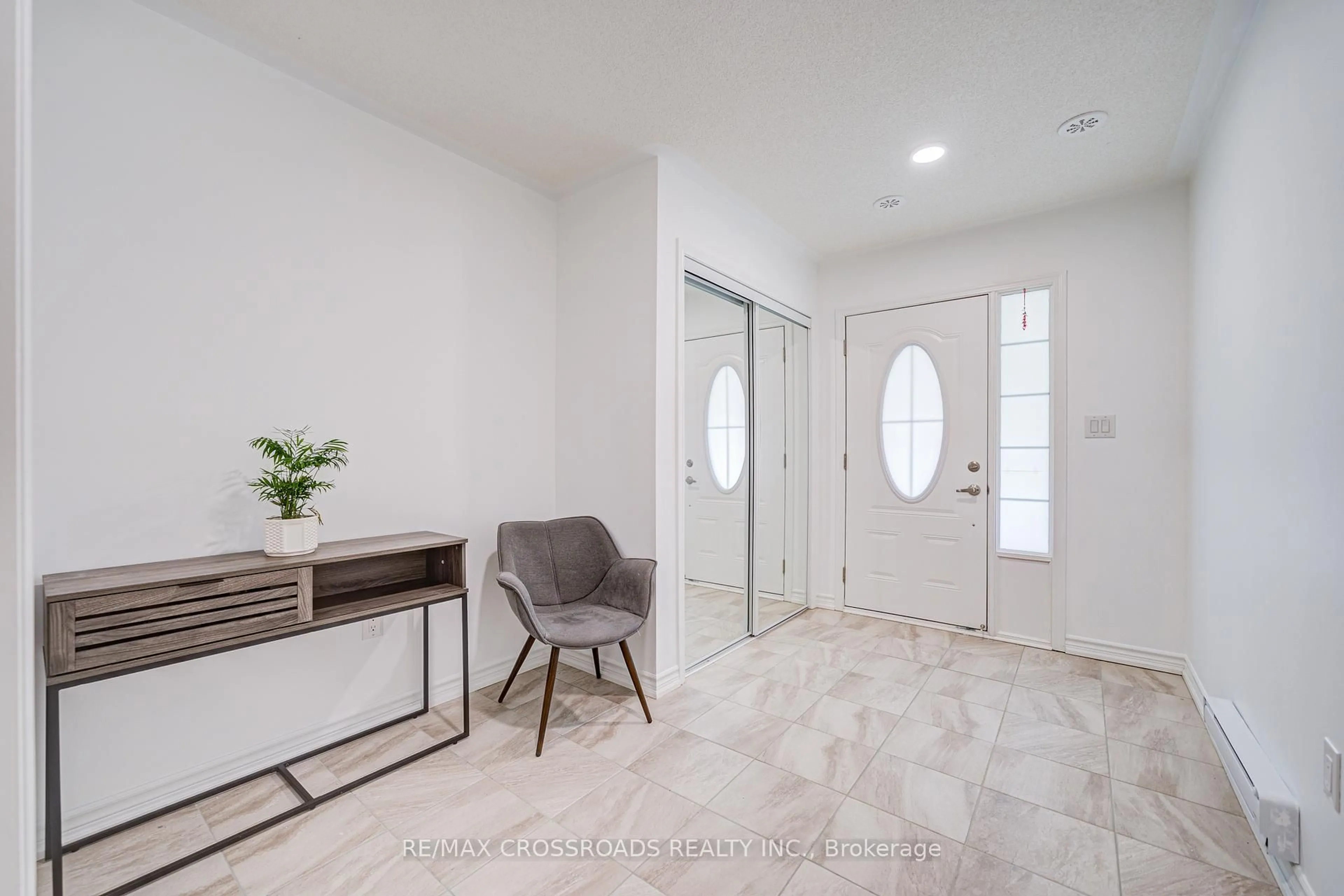 Indoor entryway for 13 Goldeye St, Whitby Ontario L1P 0E5