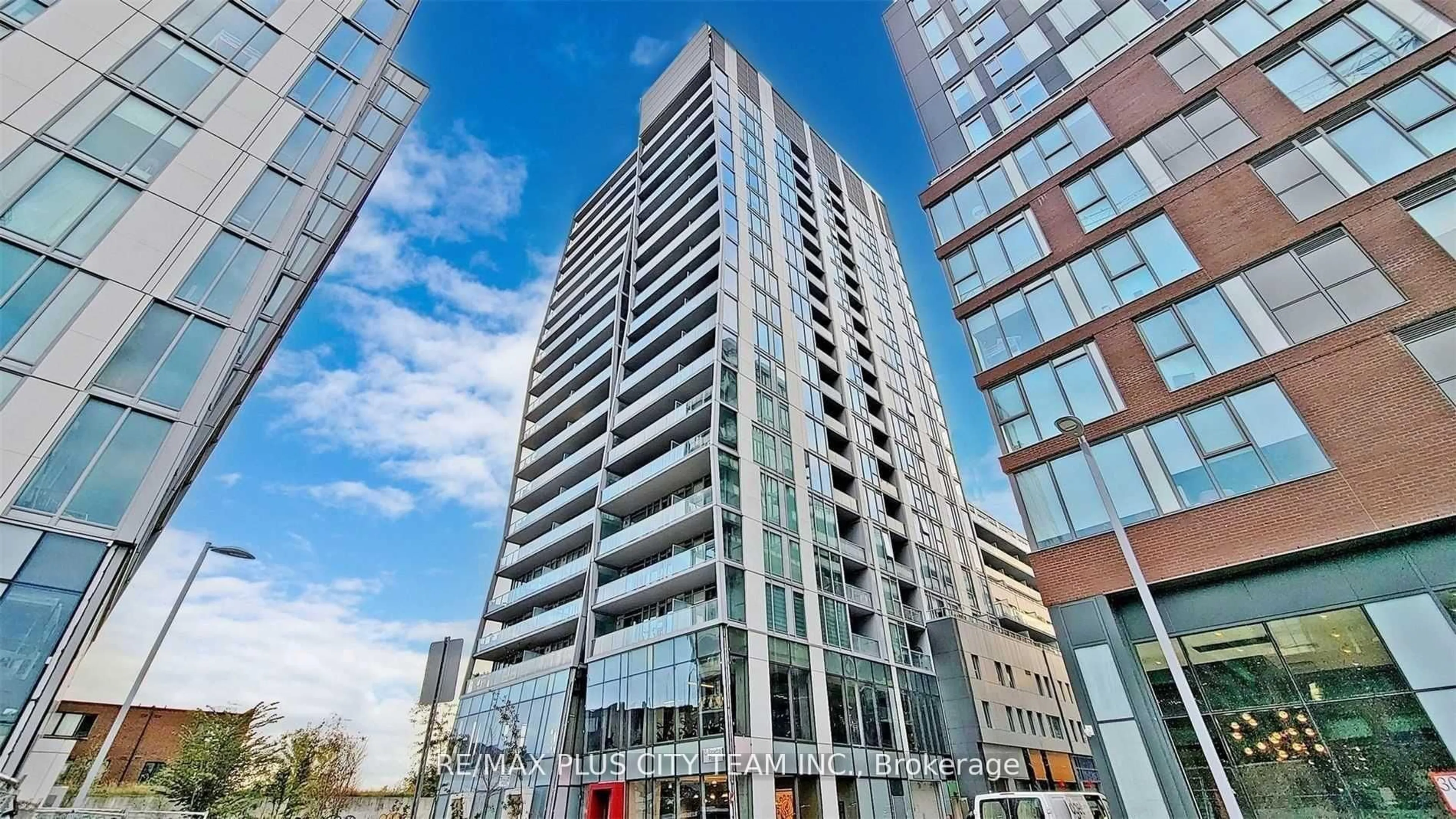 Indoor foyer for 15 Baseball Pl #1511, Toronto Ontario M4M 0E6