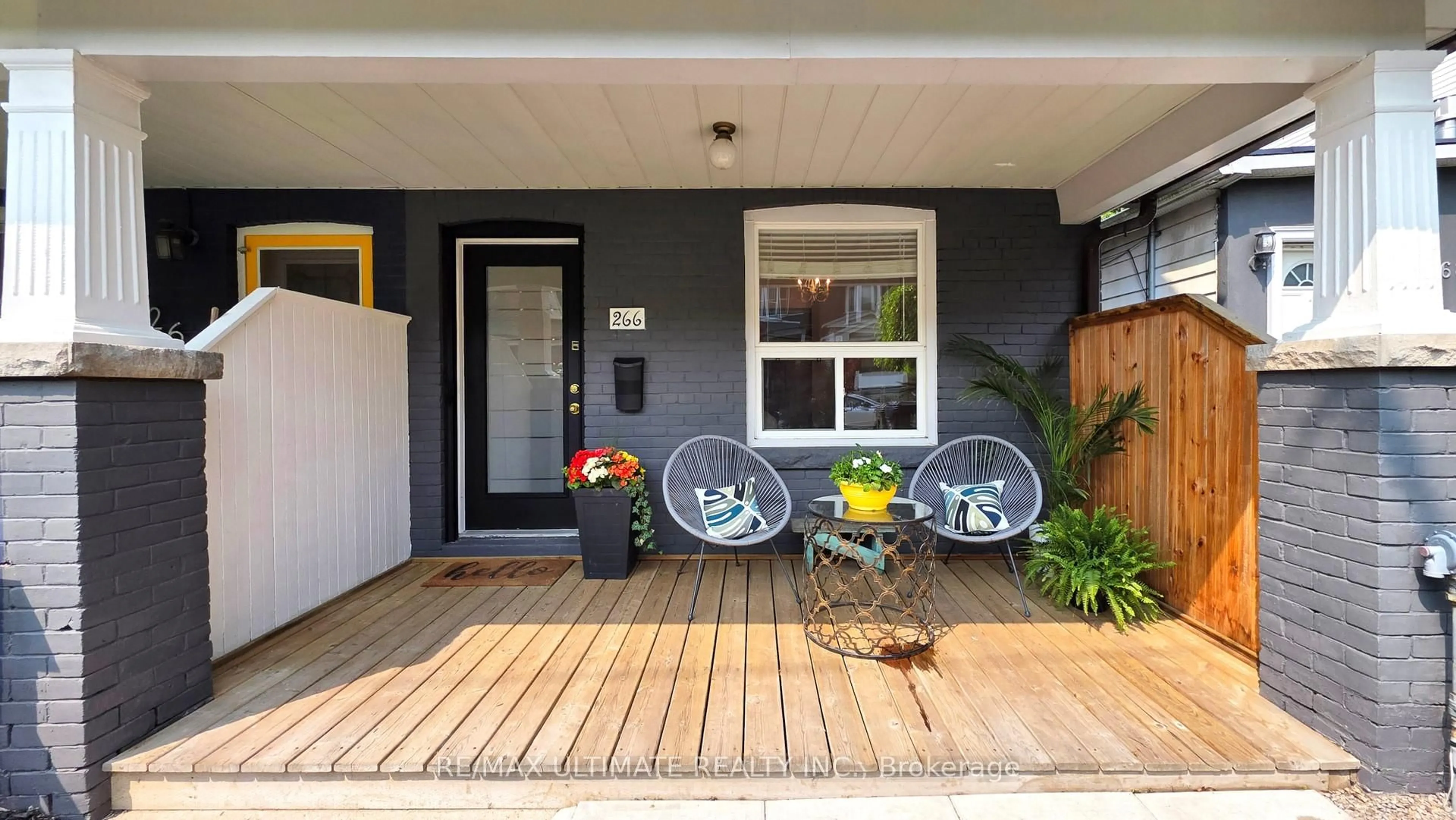 Patio, street for 266 Highfield Rd, Toronto Ontario M4L 2V5