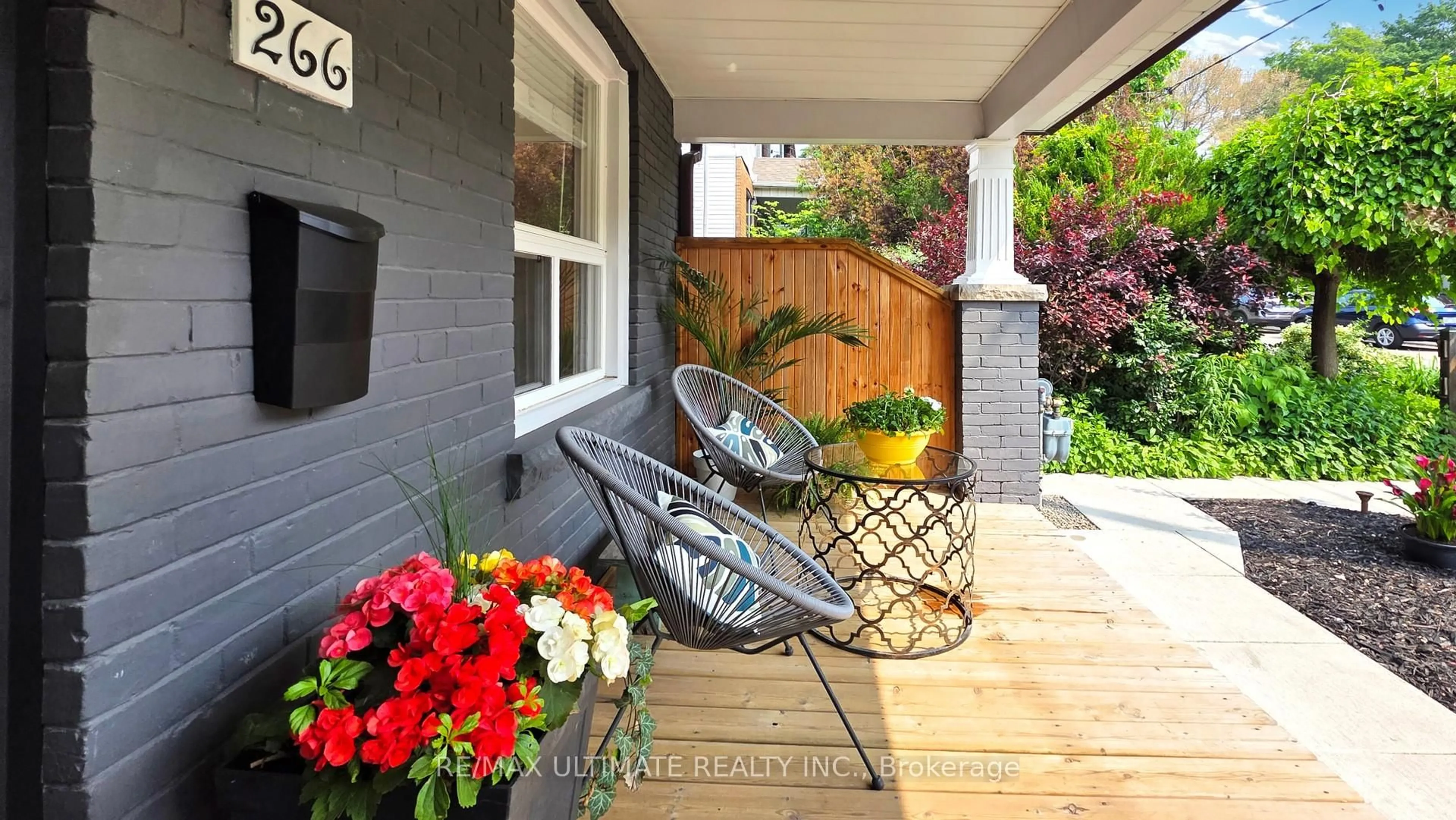 Patio, street for 266 Highfield Rd, Toronto Ontario M4L 2V5