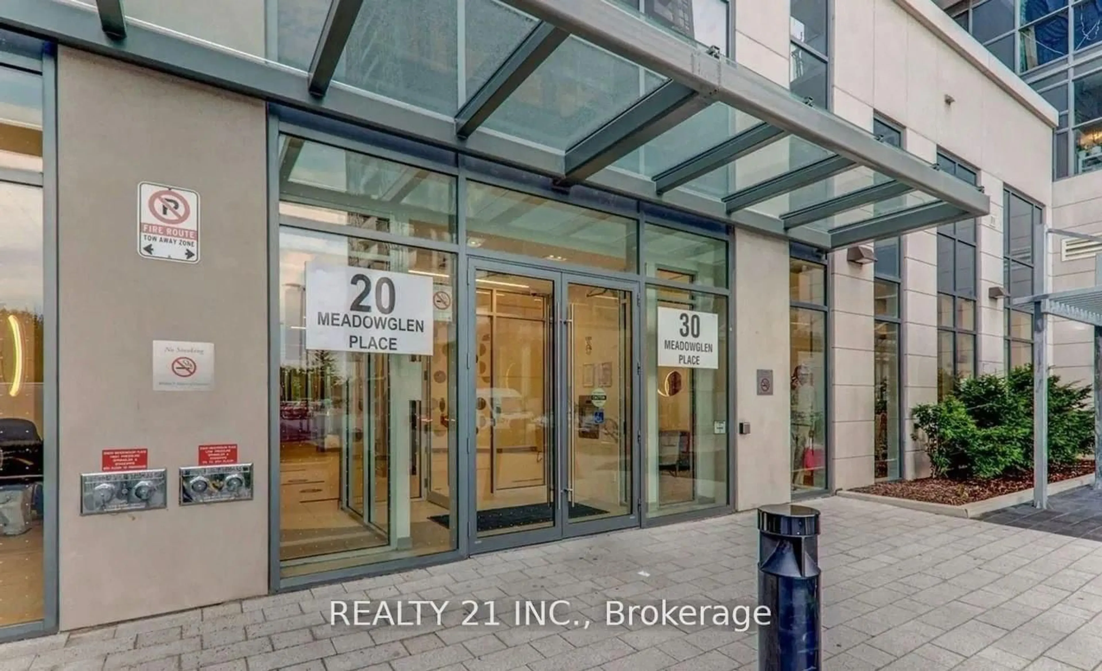 Indoor entryway for 20 Meadowglen Pl #1904, Toronto Ontario M1G 0A9