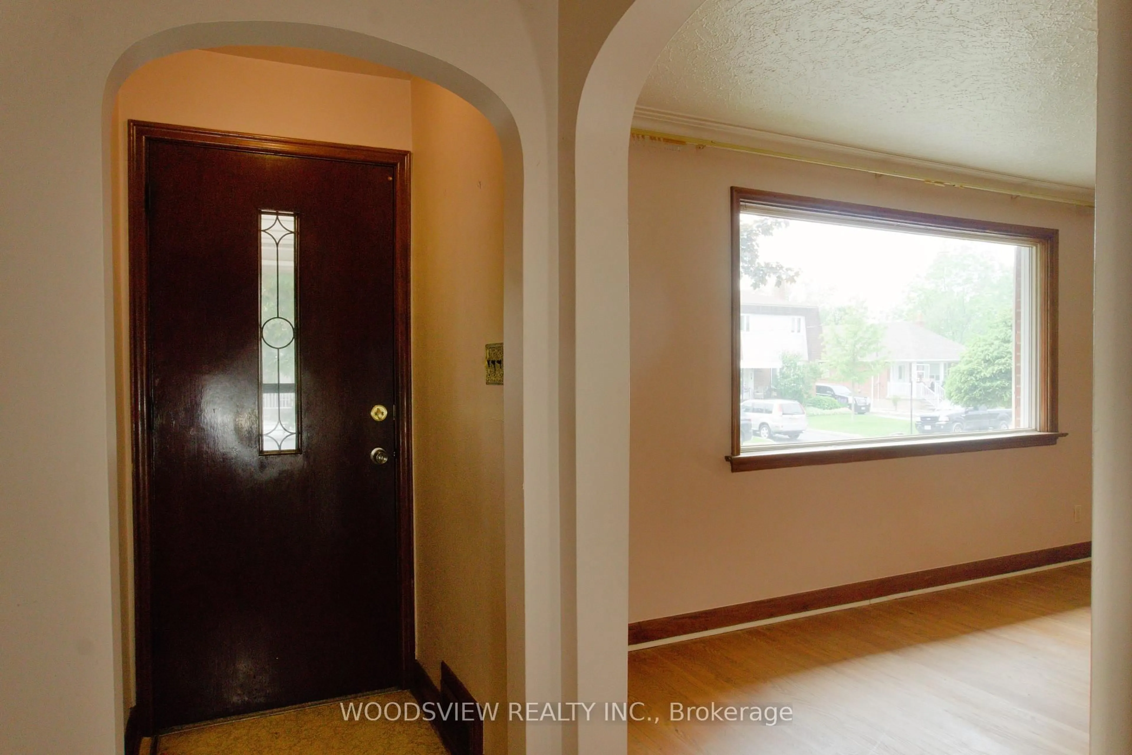 Indoor entryway for 14 Shandara Cres, Toronto Ontario M1R 1E9