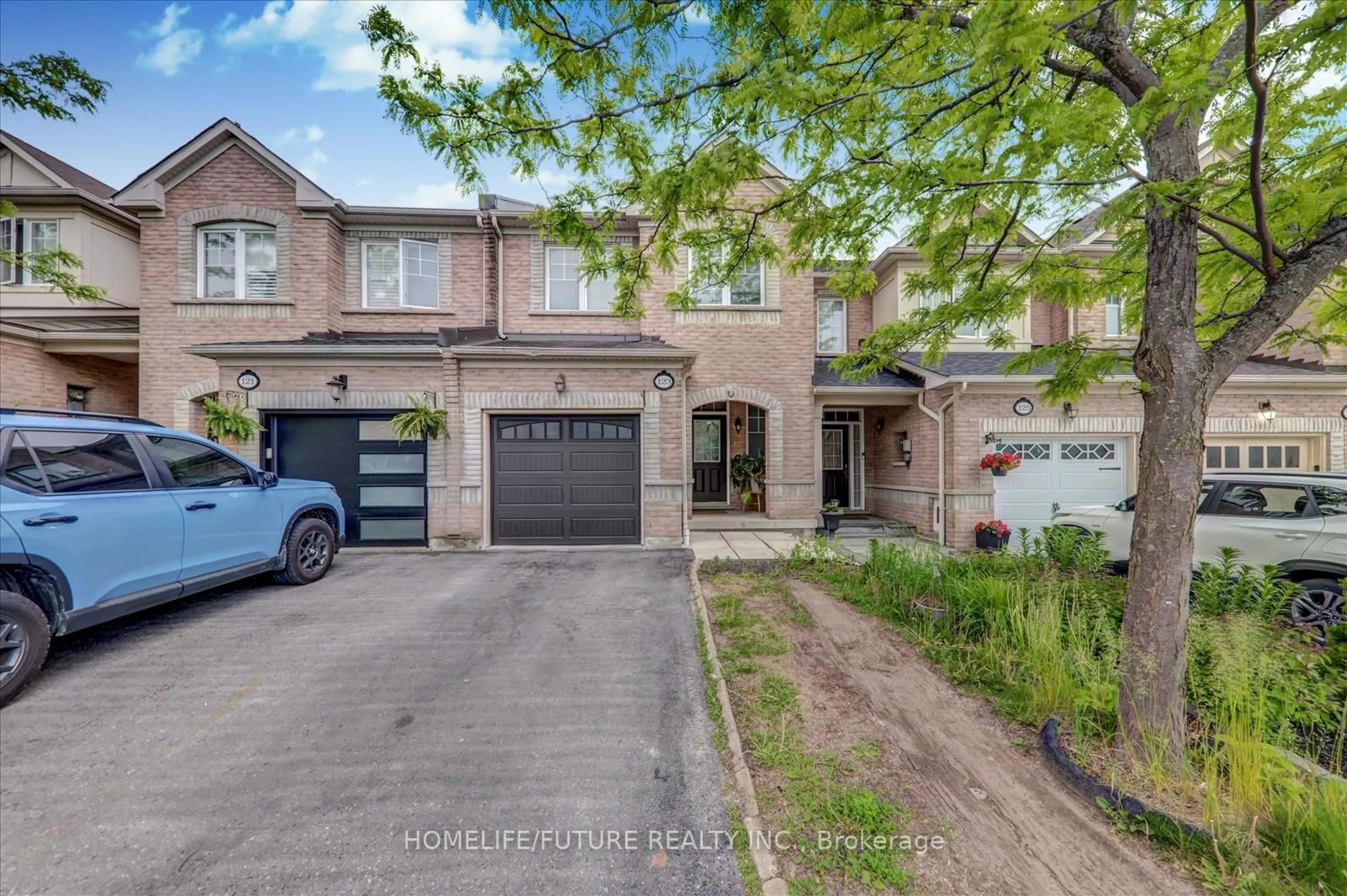 Home with brick exterior material, street for 123 Silverwood Circ, Ajax Ontario L1Z 0A4