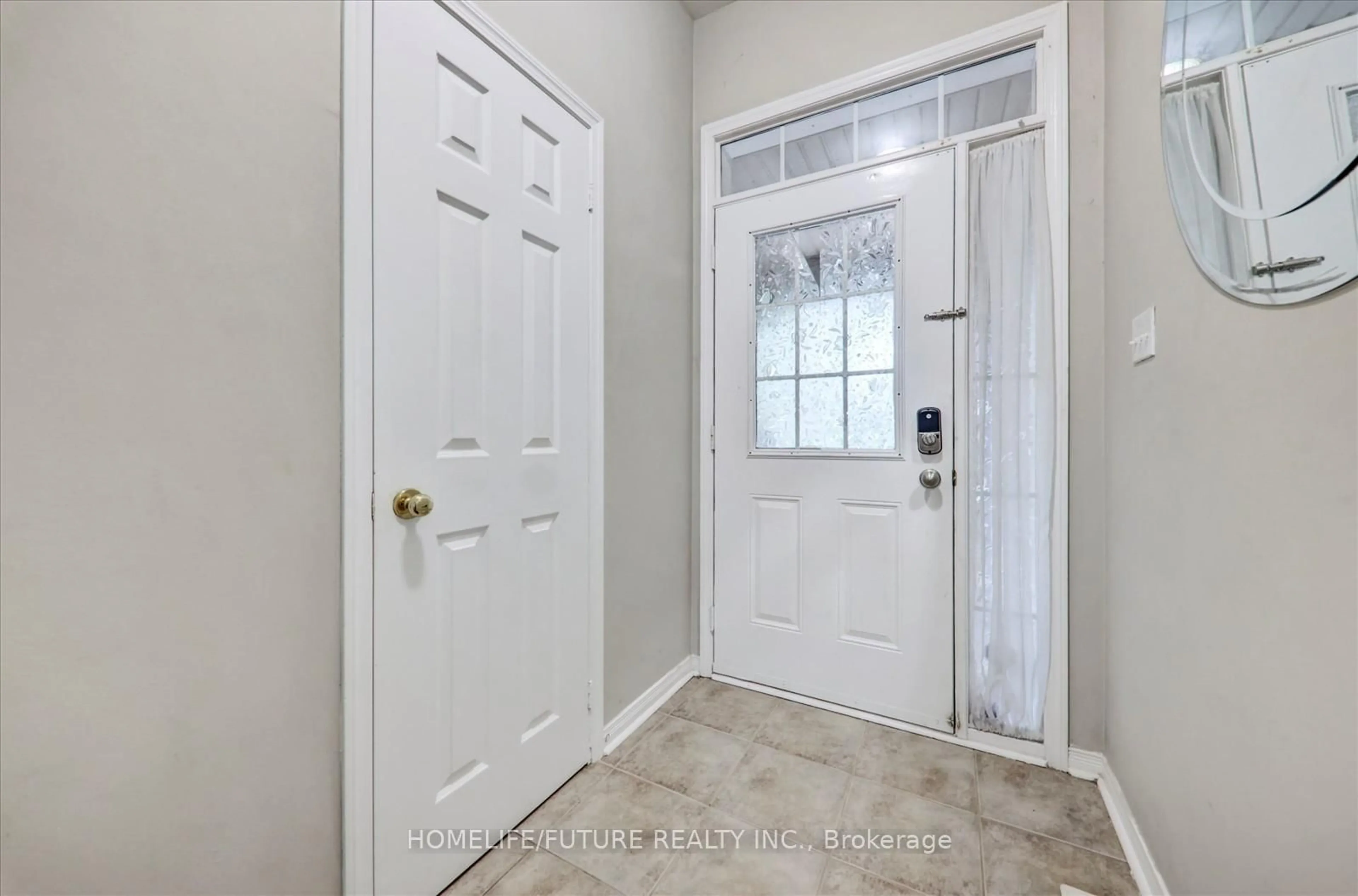 Indoor entryway for 123 Silverwood Circ, Ajax Ontario L1Z 0A4