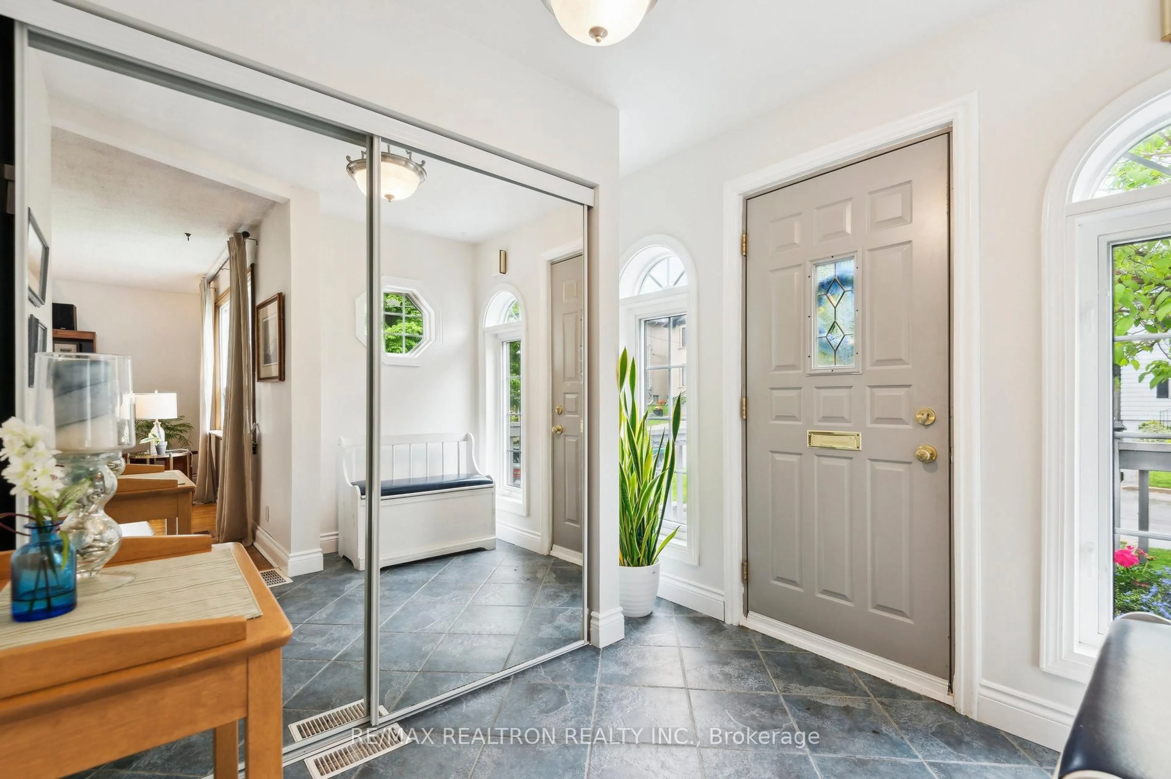 Indoor entryway for 24 Neilson Ave, Toronto Ontario M1M 2S2