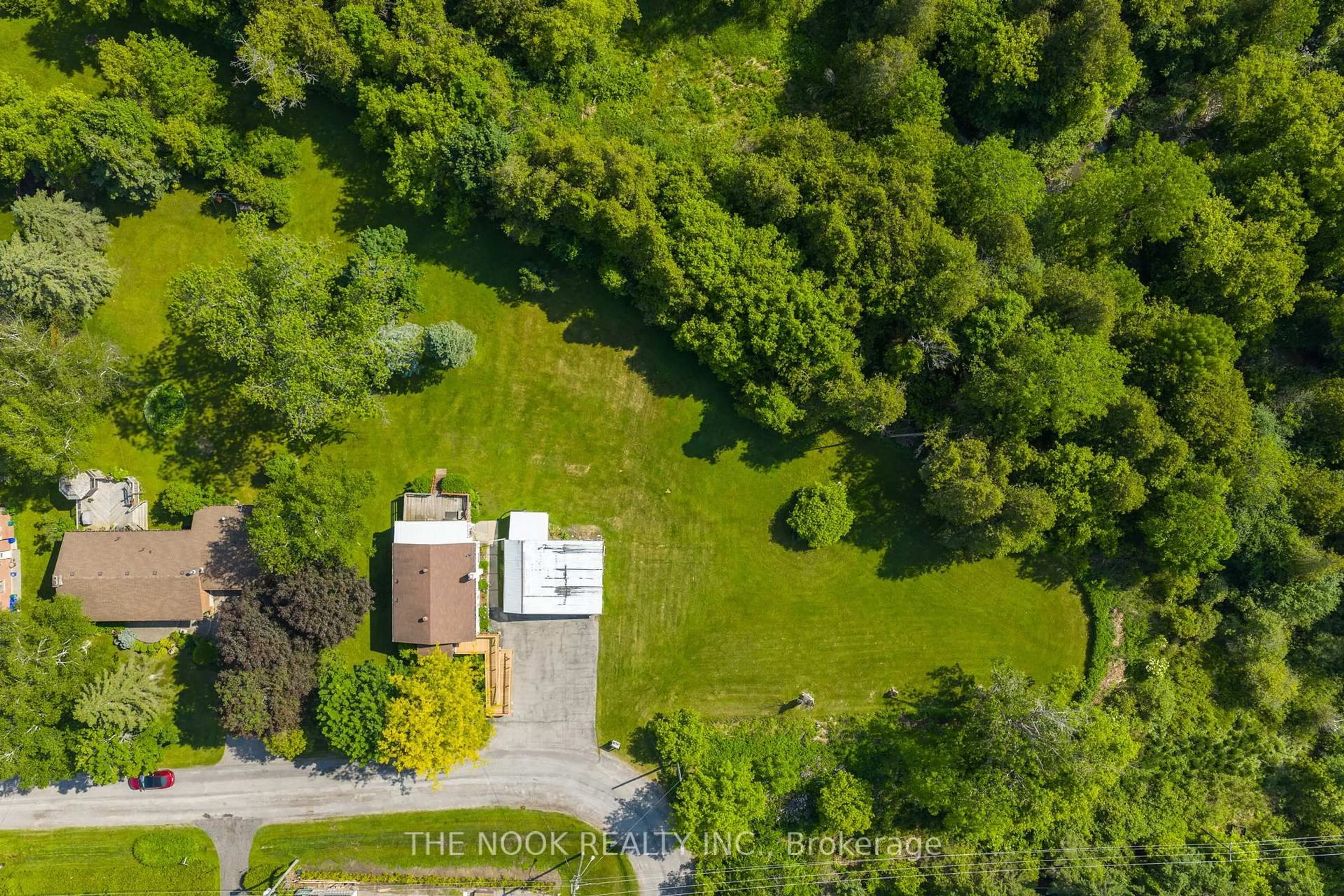 A pic from outside/outdoor area/front of a property/back of a property/a pic from drone, unknown for 3 North Division St, Clarington Ontario L0B 1J0