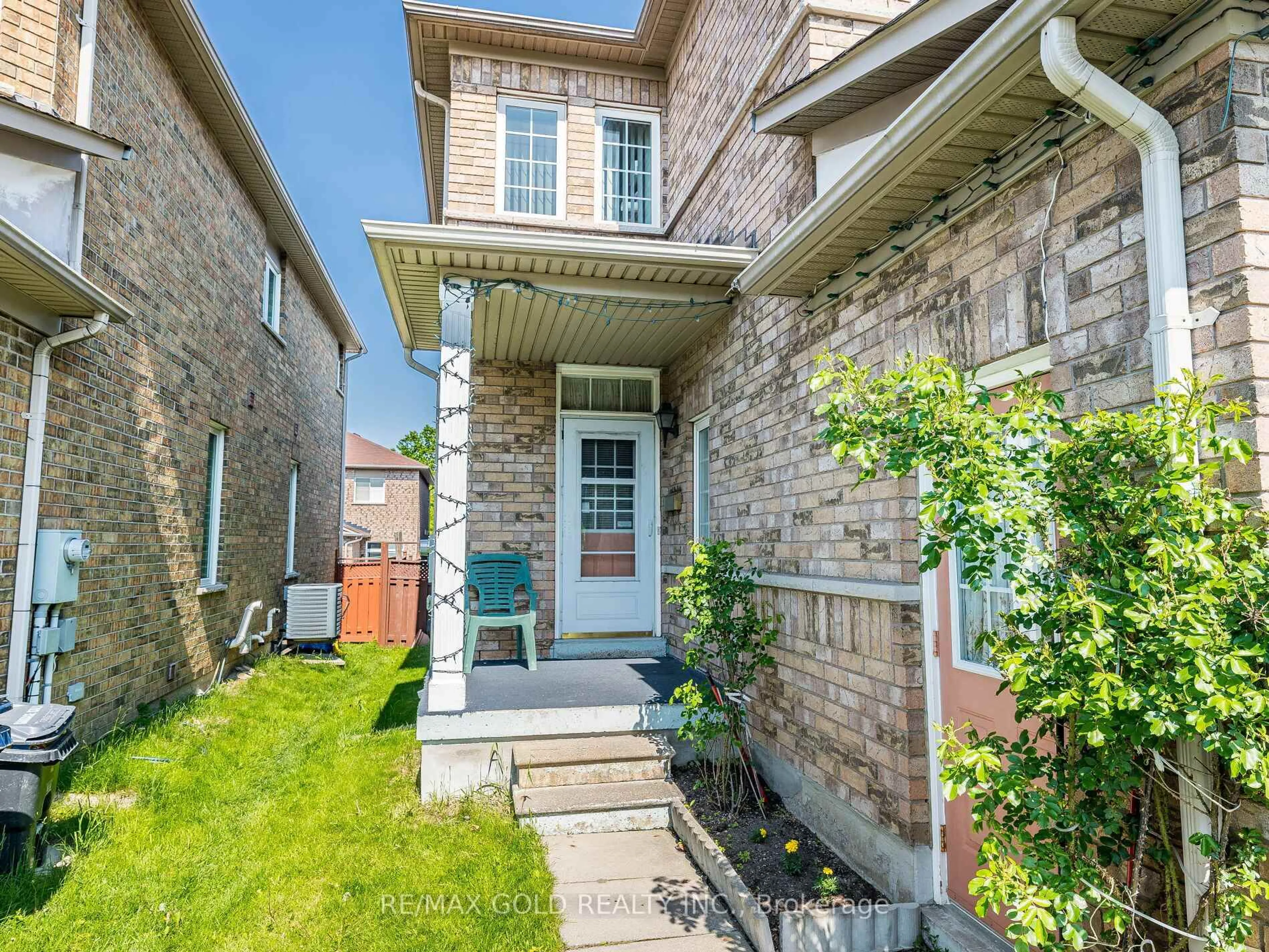 Home with brick exterior material, street for 17 Mourning Dove Cres, Toronto Ontario M1B 6A7
