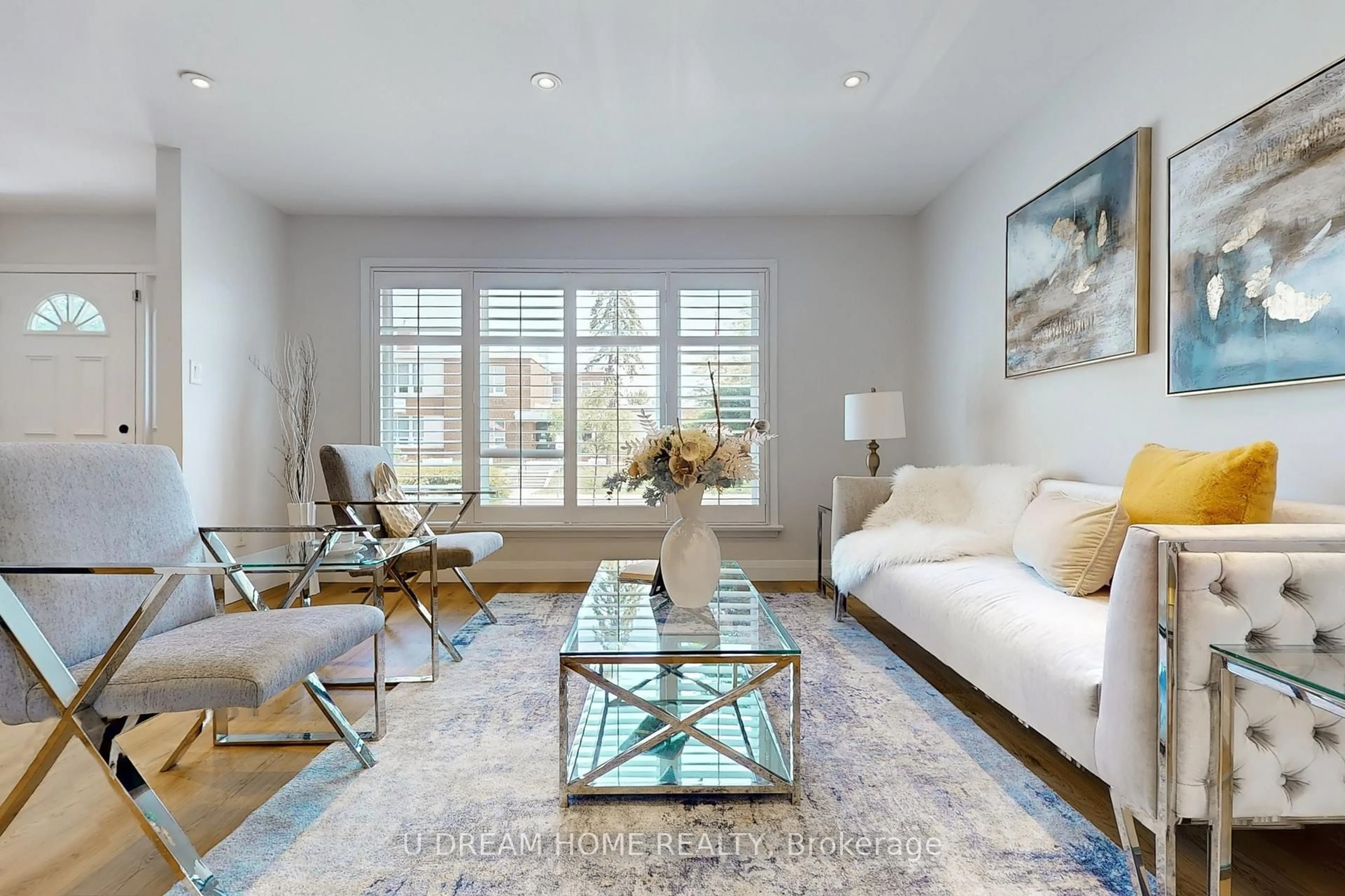 Living room with furniture, unknown for 22 Wayne Ave, Toronto Ontario M1R 1Y3