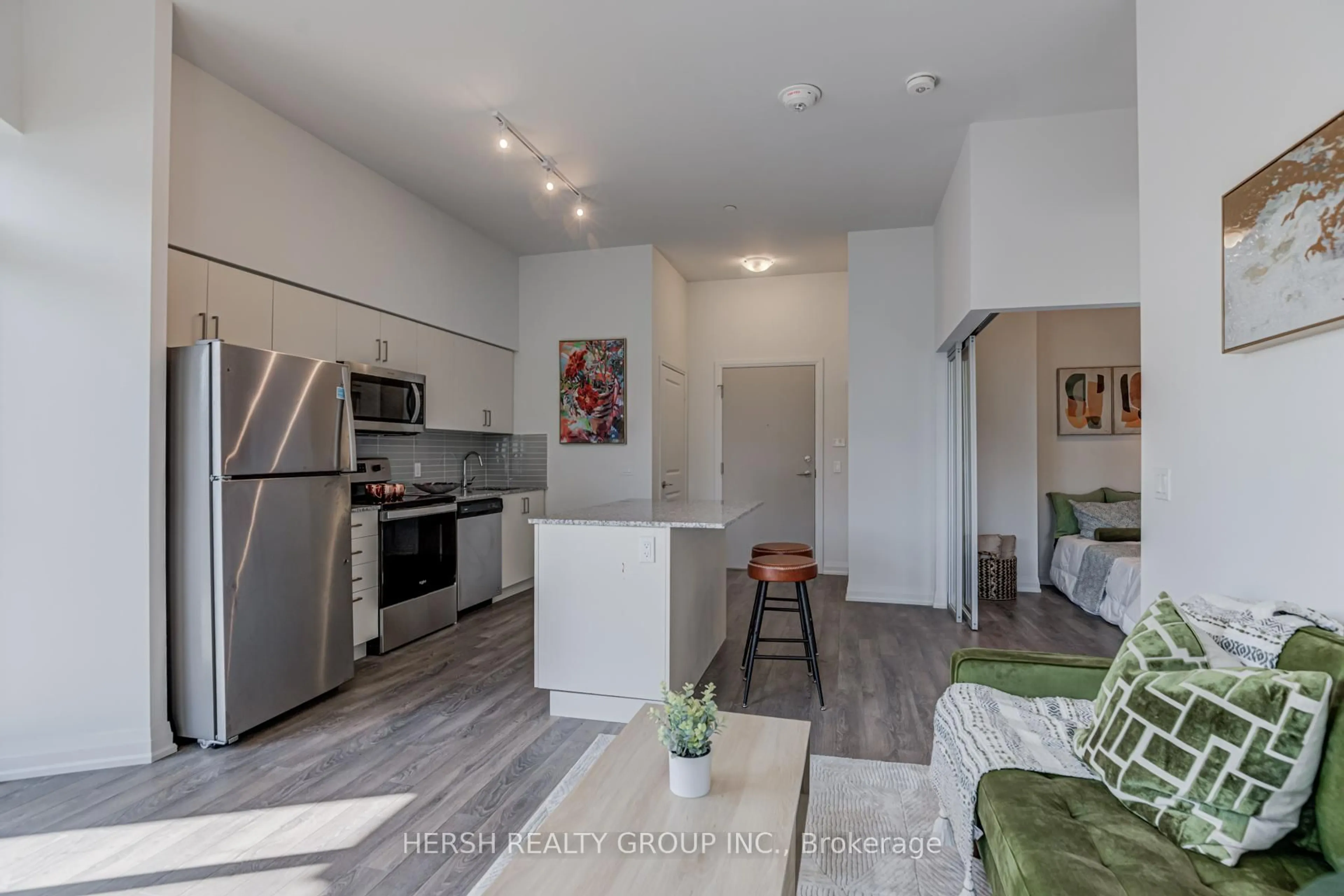 Open concept kitchen, unknown for 10 Meadowglen Pl #106, Toronto Ontario M1G 0A8