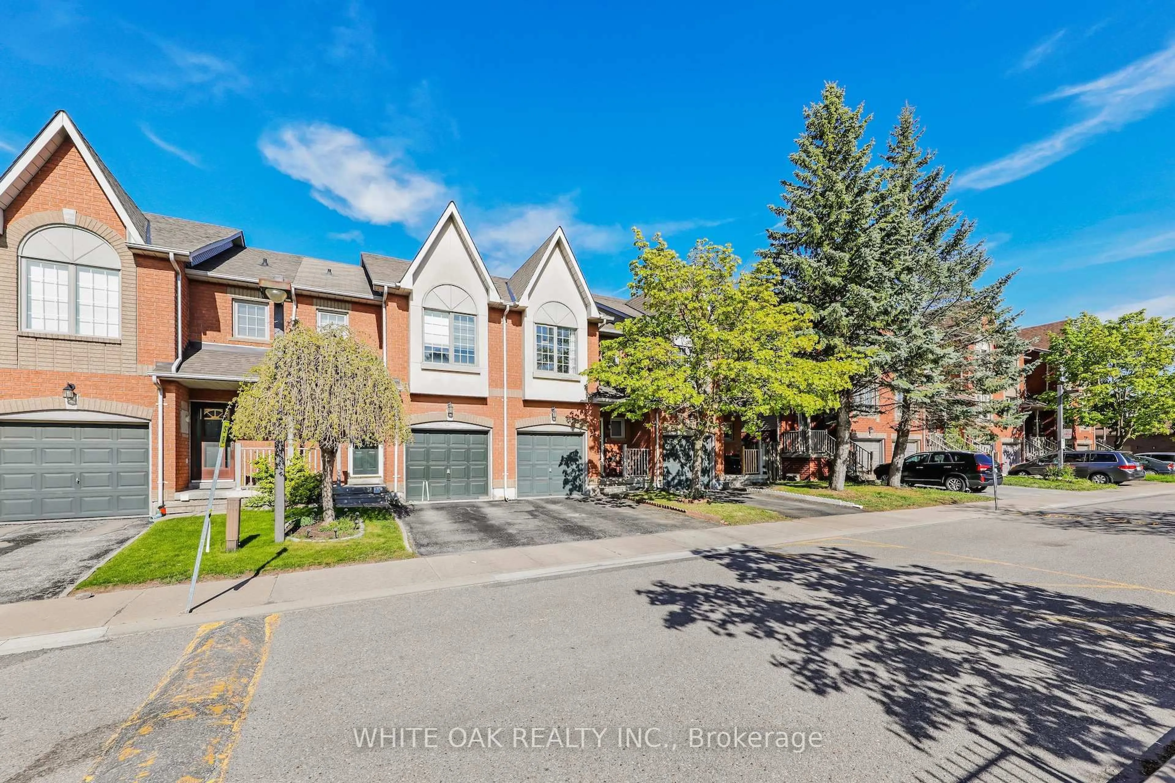 A pic from outside/outdoor area/front of a property/back of a property/a pic from drone, street for 1867 Kingston Rd #26, Pickering Ontario L1V 6Z4