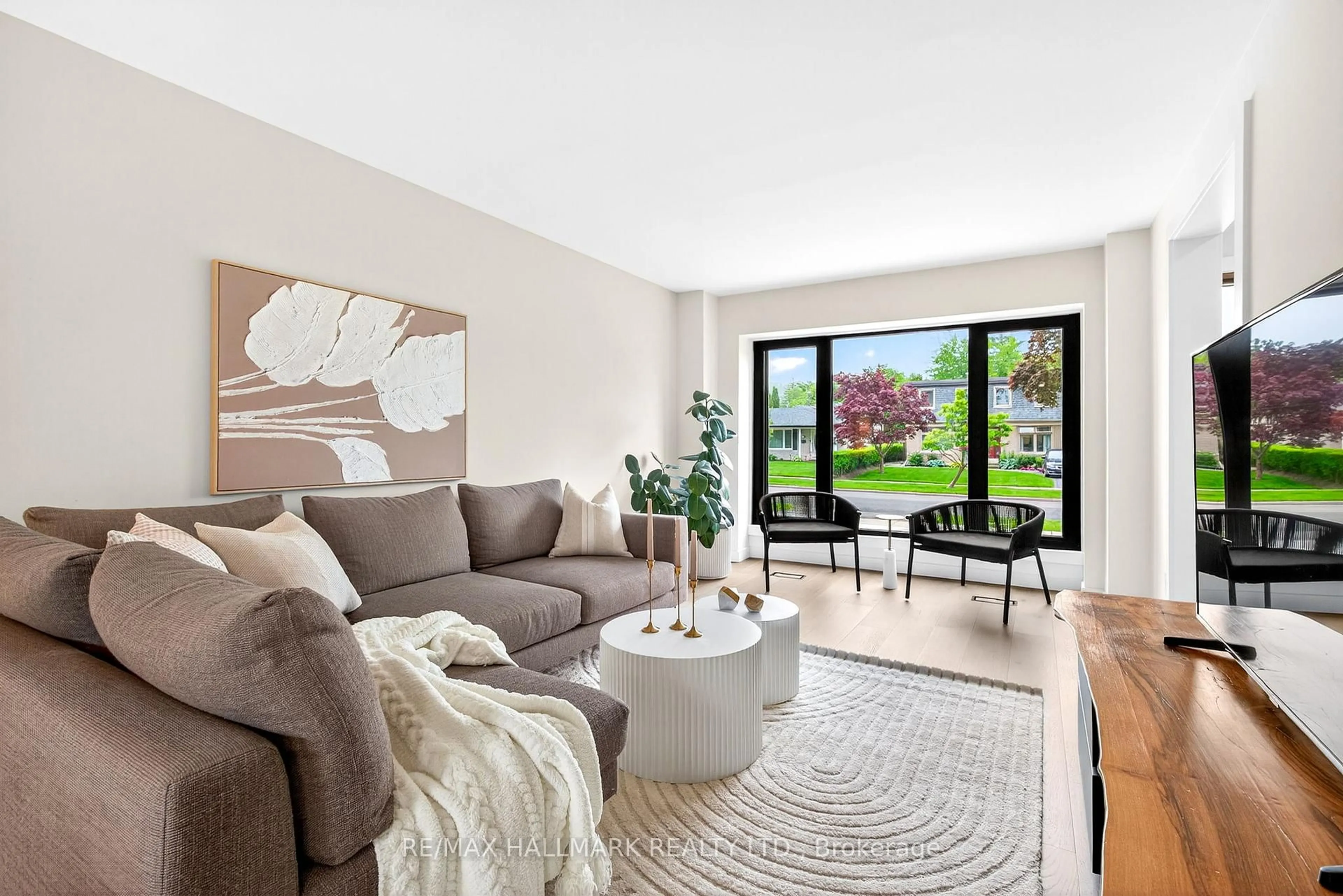 Living room with furniture, unknown for 225 Catalina Dr, Toronto Ontario M1E 1B8