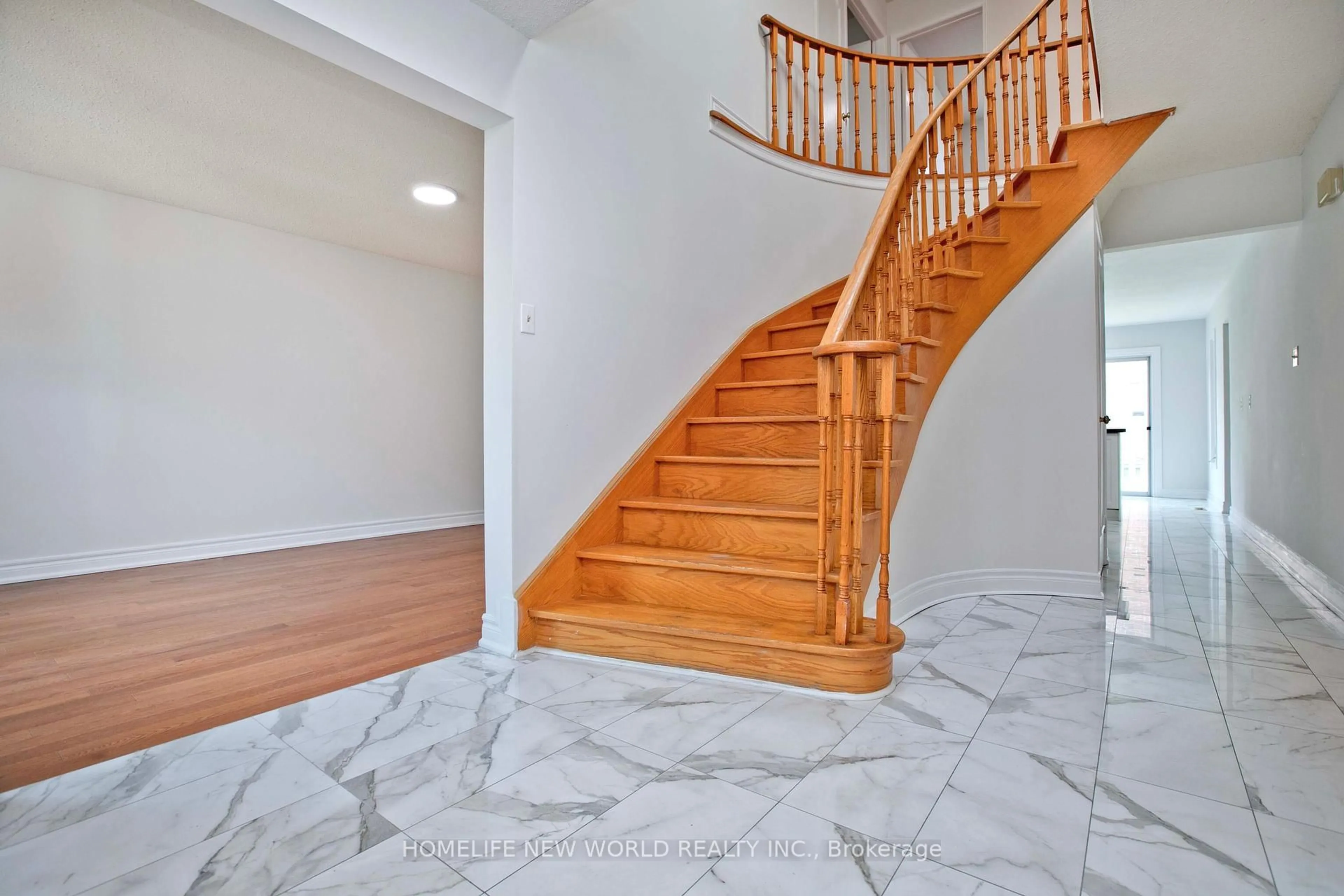 Stairs for 53 Sanwood Blvd, Toronto Ontario M1V 3L6