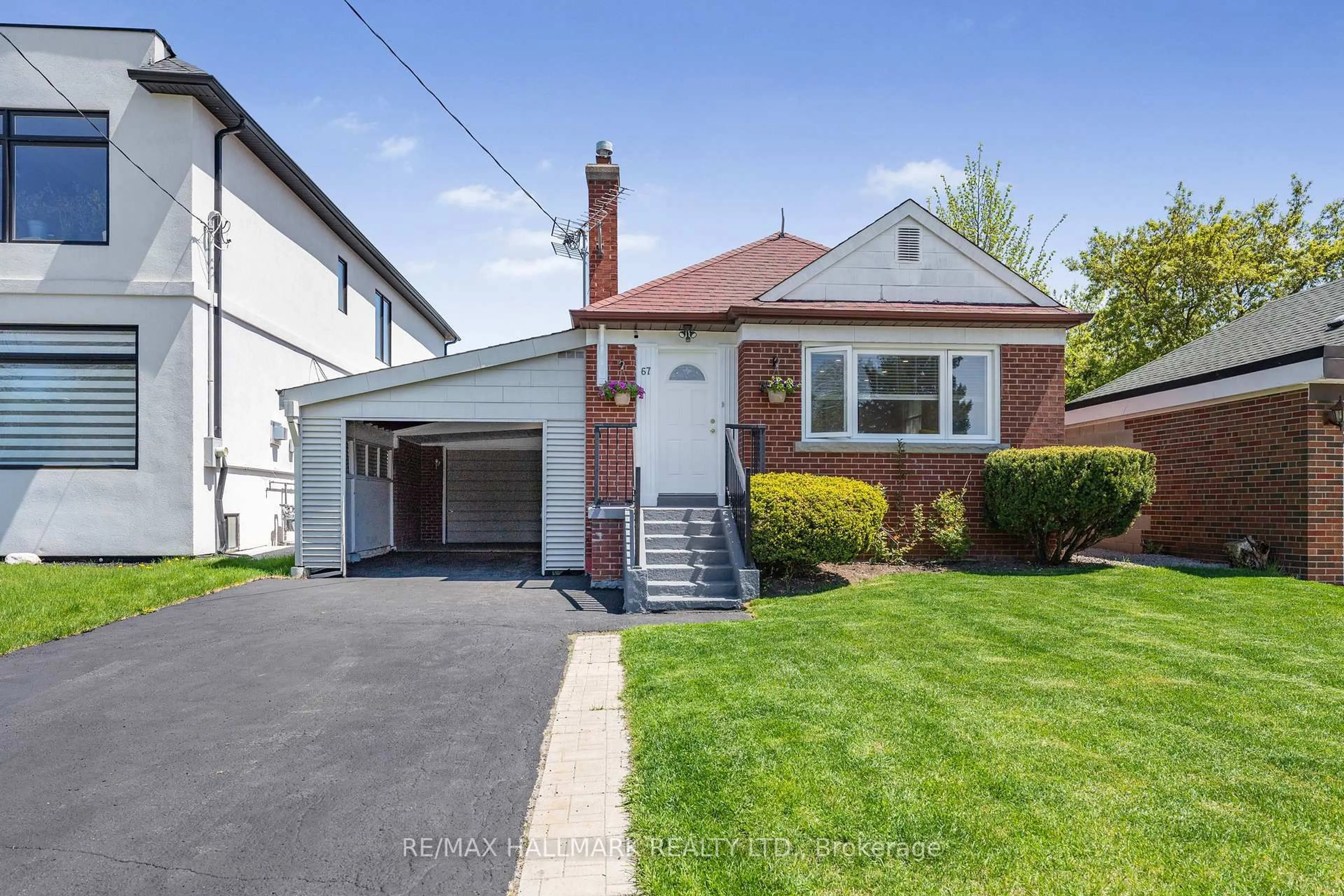 Home with vinyl exterior material, street for 67 Princemere Cres, Toronto Ontario M1R 3X1