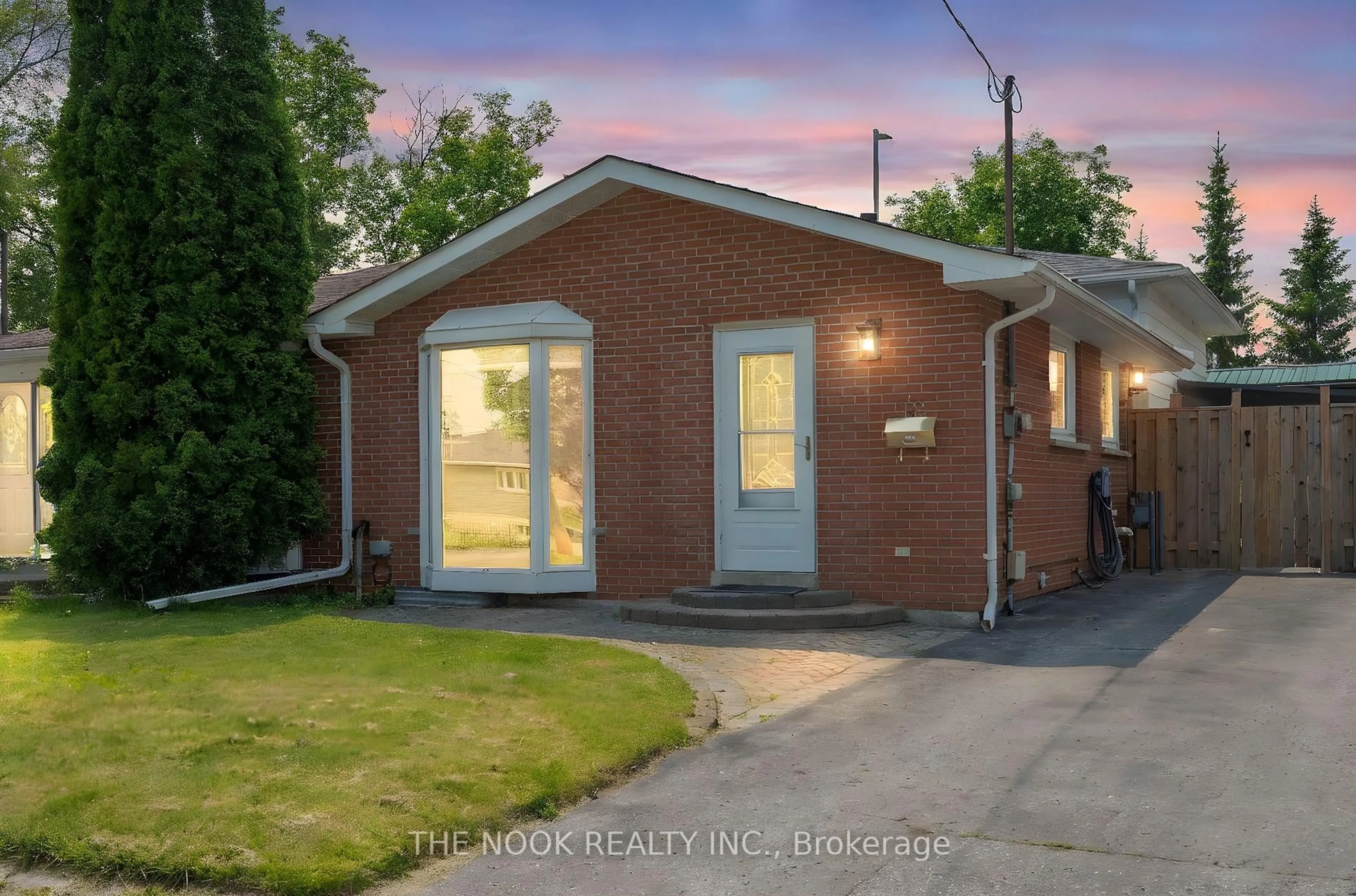 Home with brick exterior material, street for 68 Vancouver Crt, Oshawa Ontario L1J 5X2