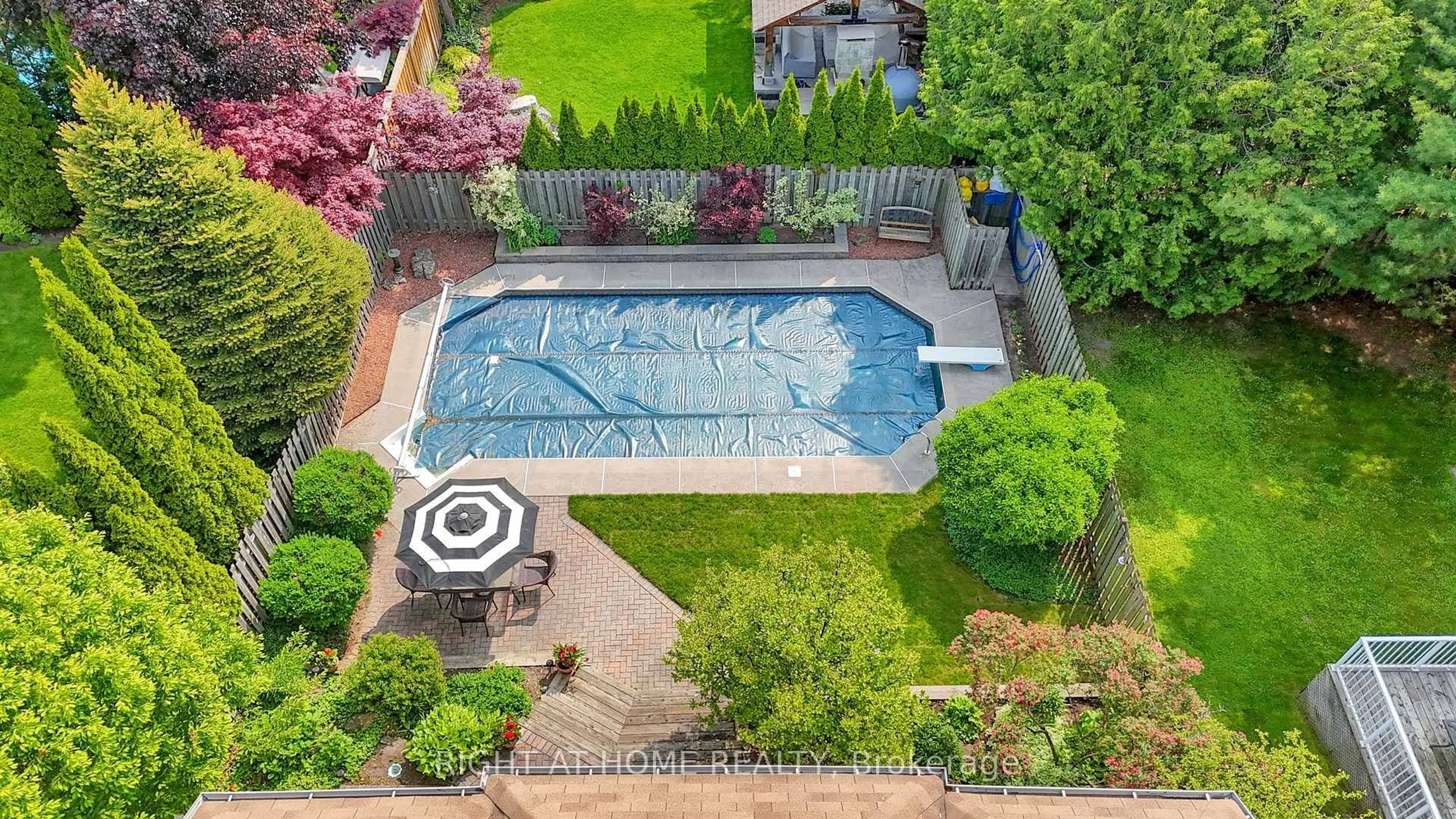 Pool for 1825 Parkside Dr, Pickering Ontario L1V 3N9