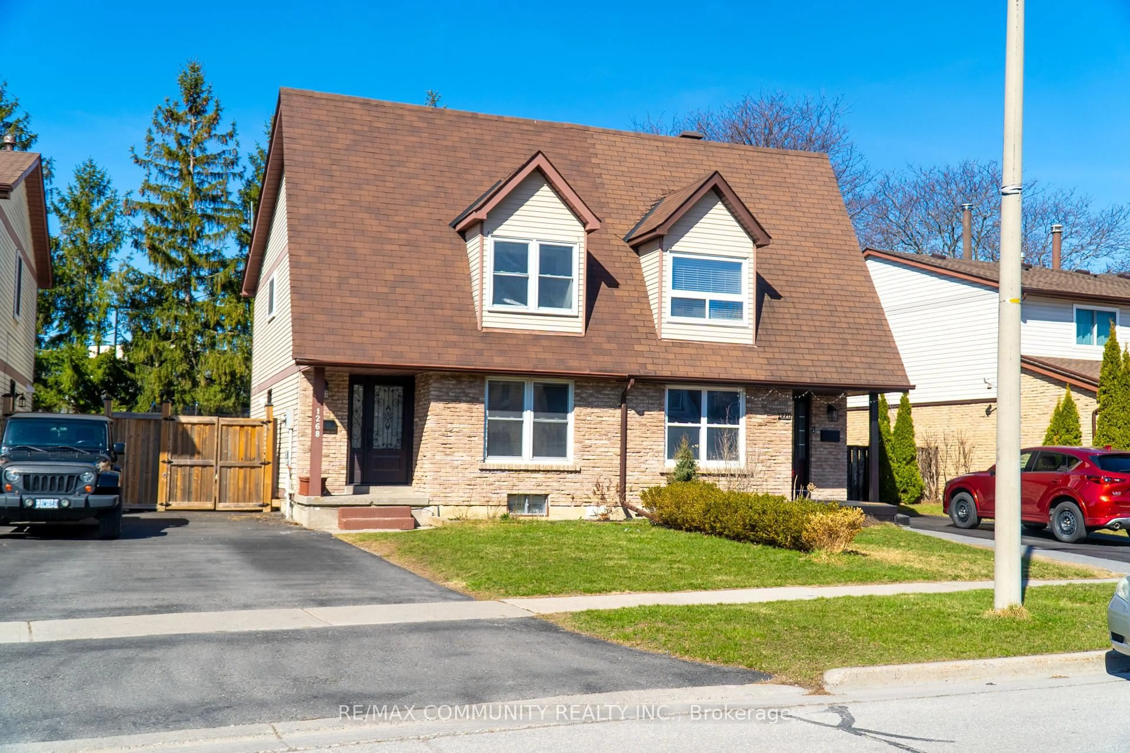 Home with brick exterior material, street for 1268 Trowbridge Dr, Oshawa Ontario L1G 7H2