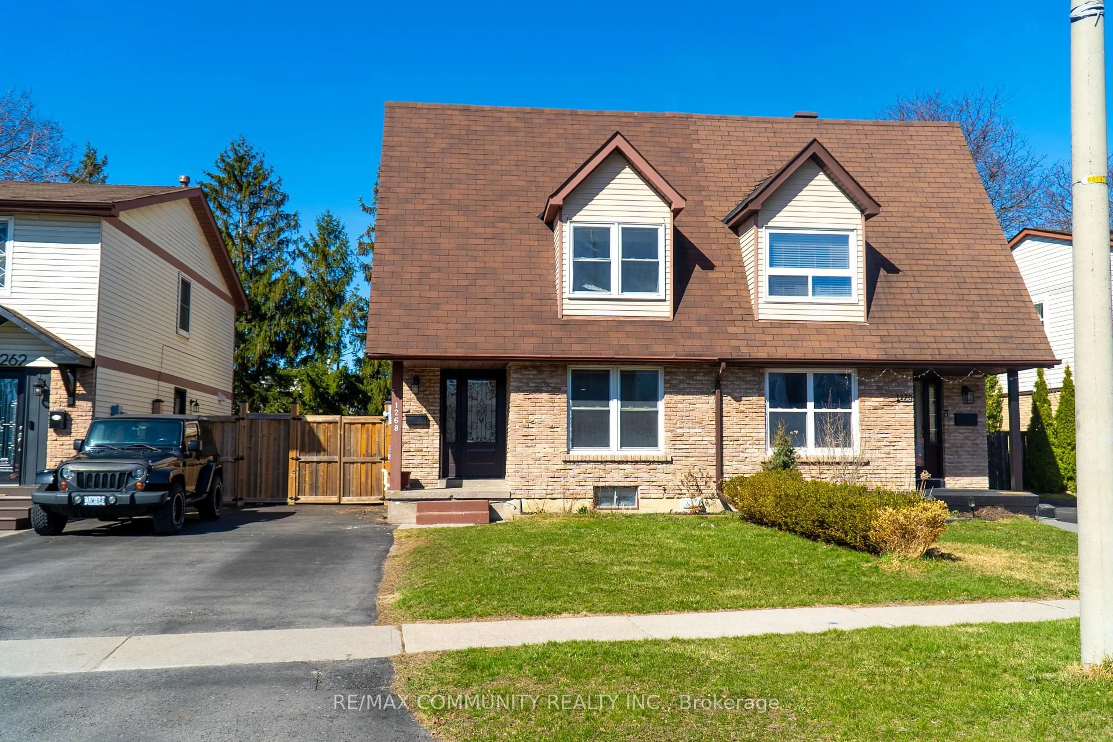 Home with brick exterior material, street for 1268 Trowbridge Dr, Oshawa Ontario L1G 7H2