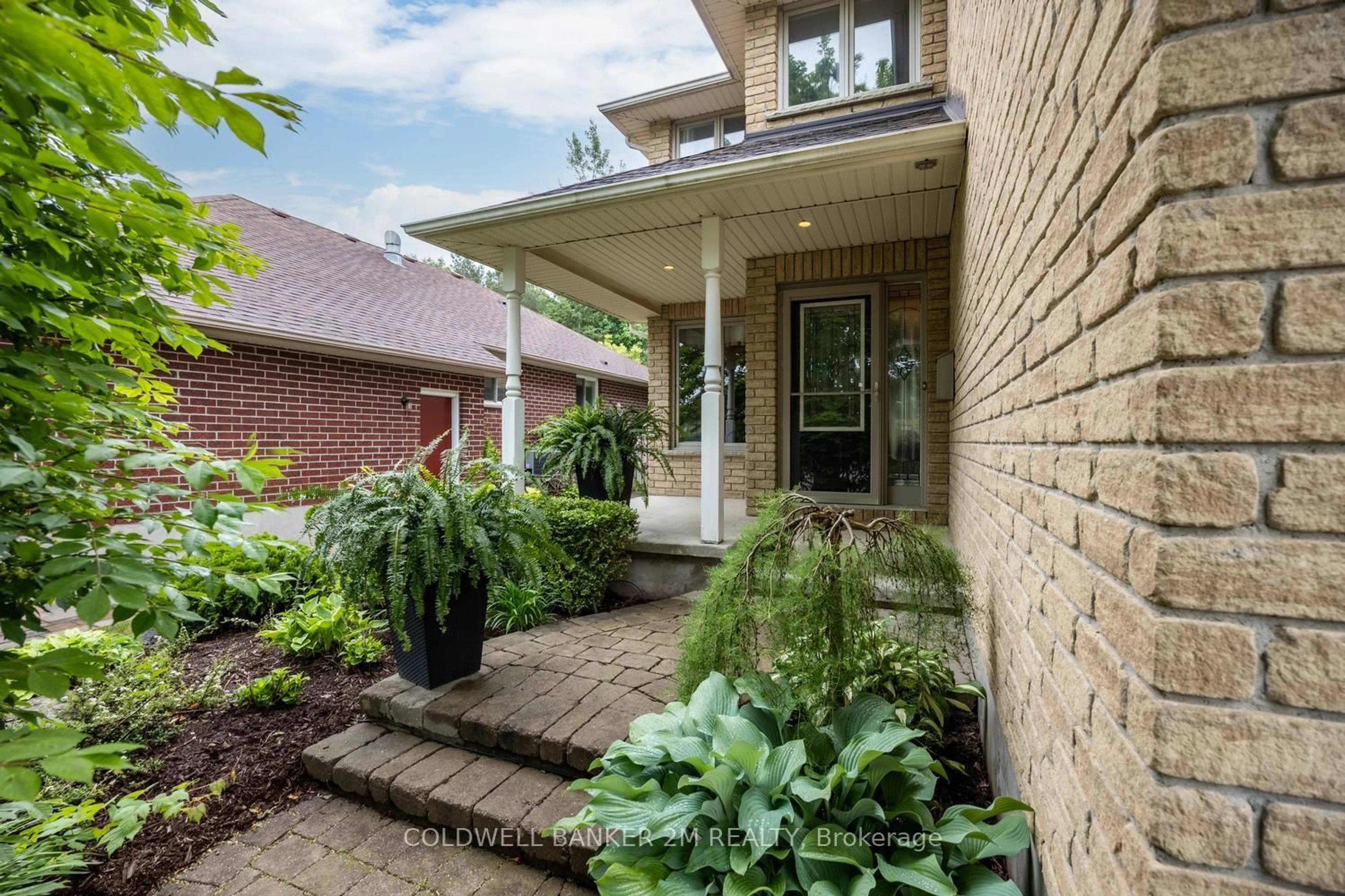 Home with brick exterior material, street for 348 Ryerson Cres, Oshawa Ontario L1G 8B6