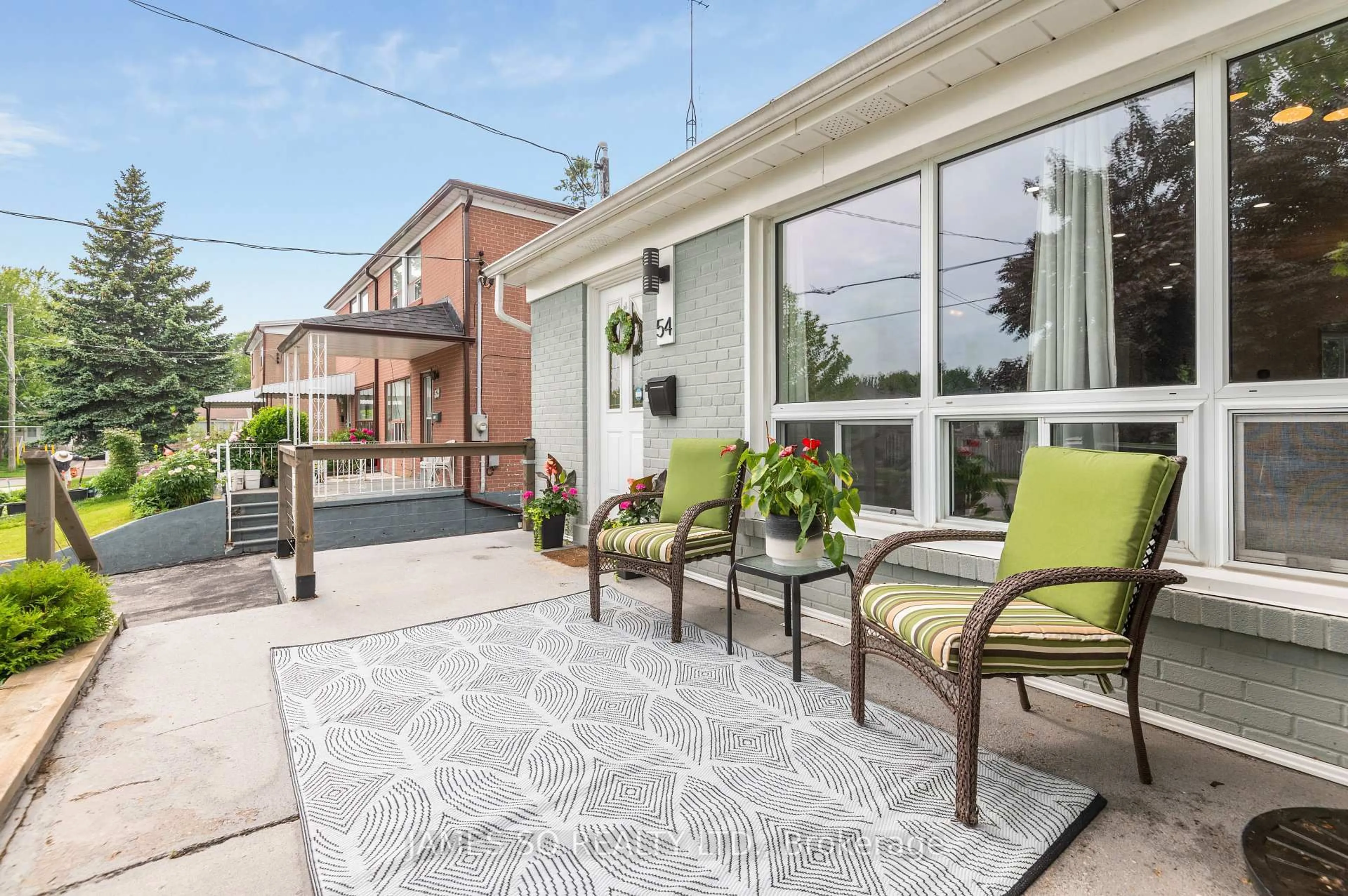 Patio, street for 54 Newlands Ave, Toronto Ontario M1L 1R9