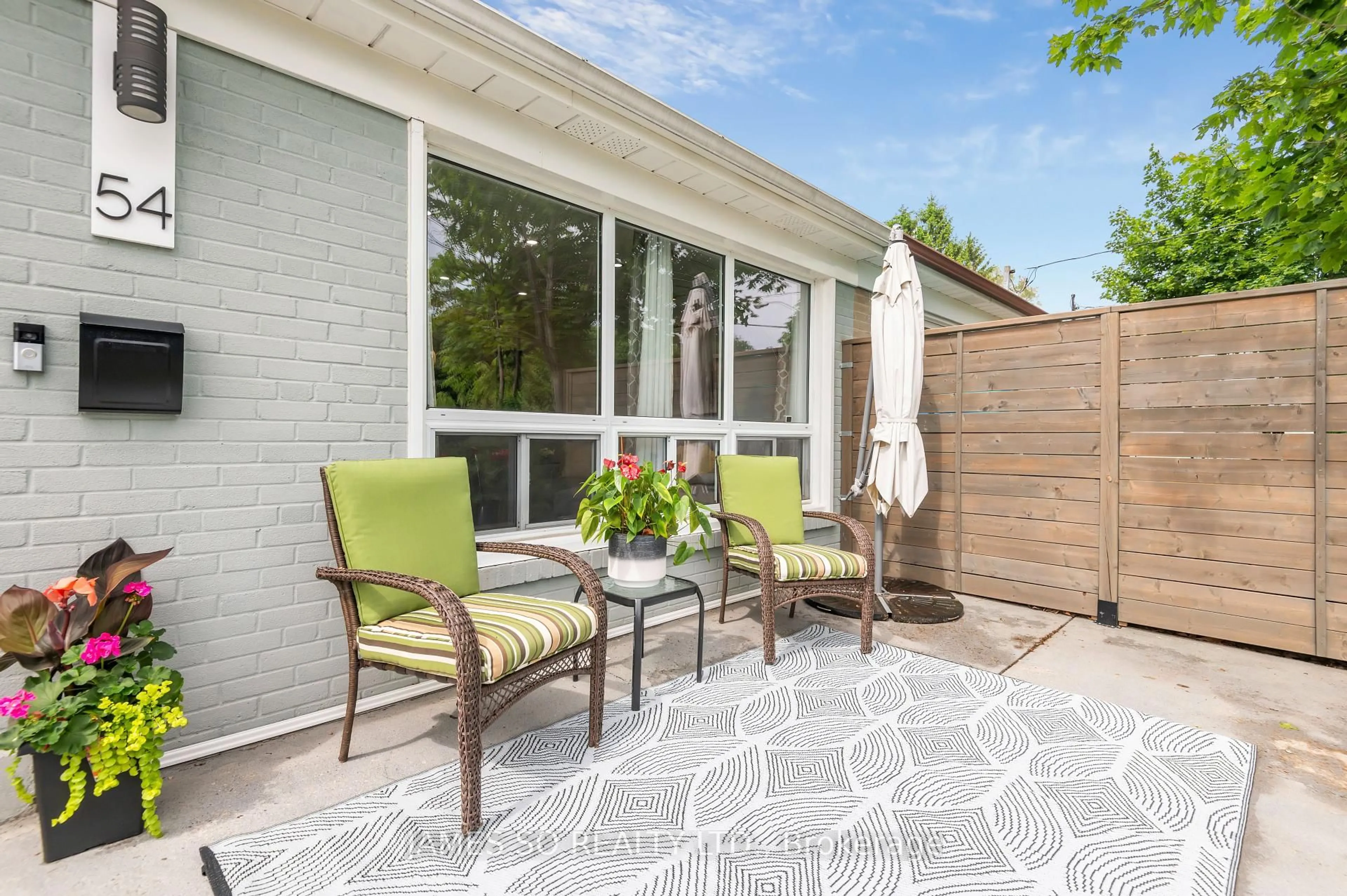 Patio, street for 54 Newlands Ave, Toronto Ontario M1L 1R9