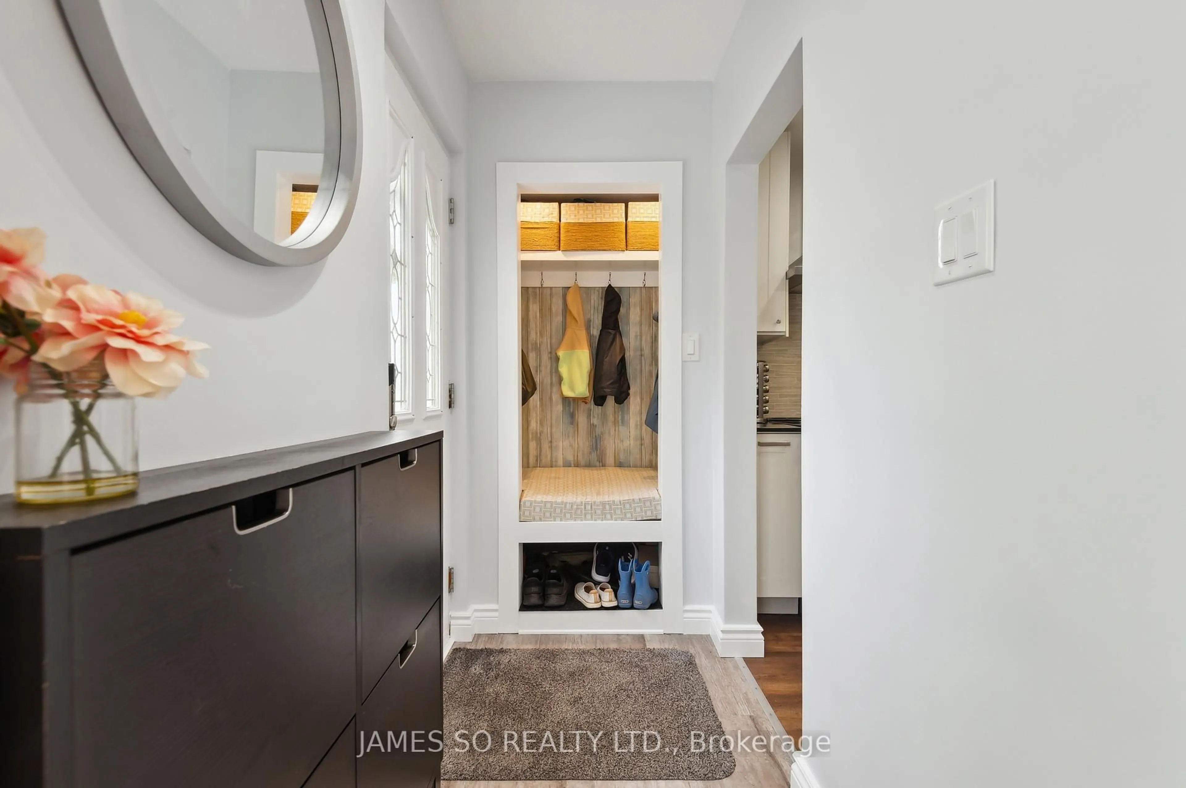 Indoor entryway for 54 Newlands Ave, Toronto Ontario M1L 1R9