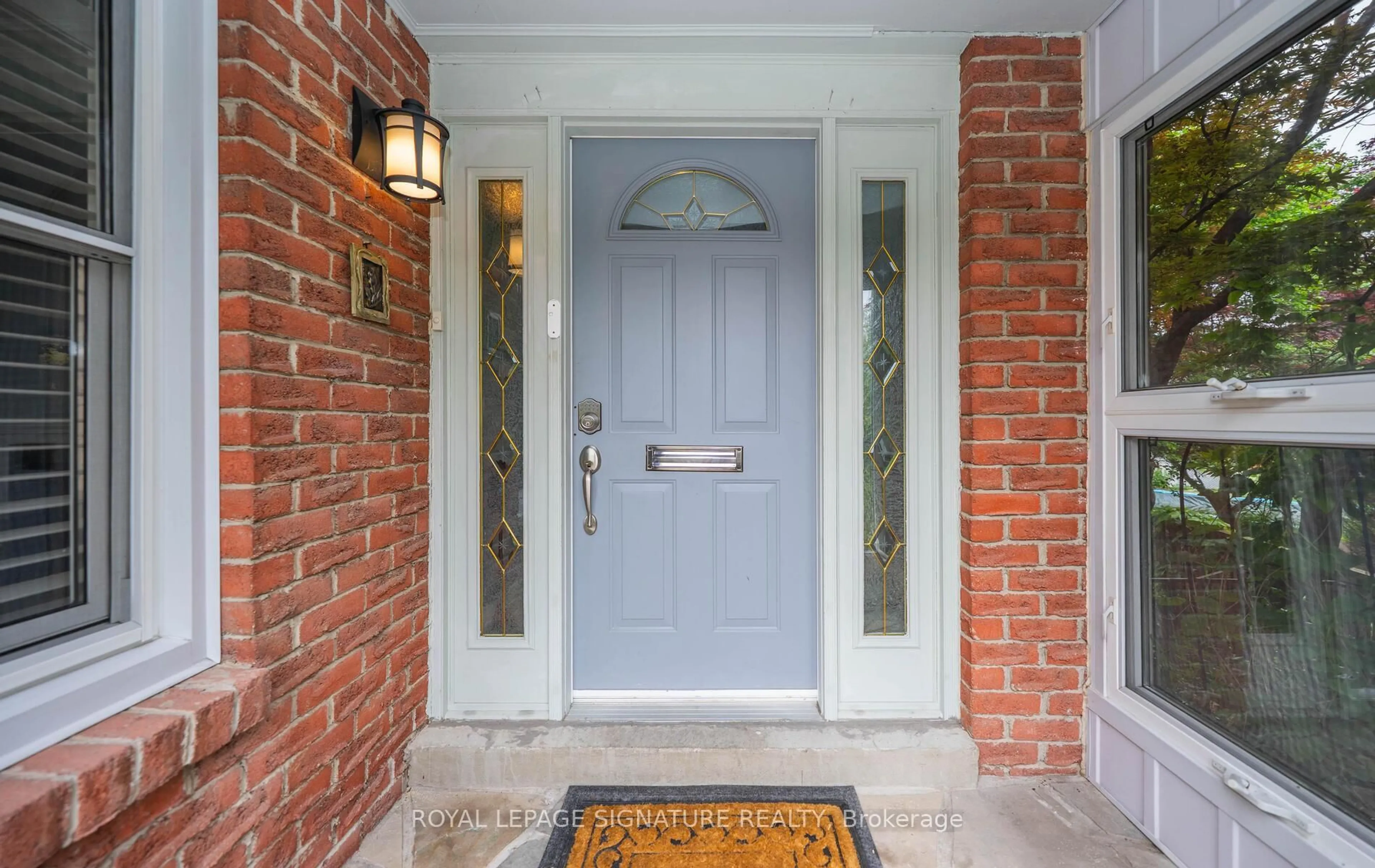 Indoor entryway for 84 Ecclesfield Dr, Toronto Ontario M1W 3J6