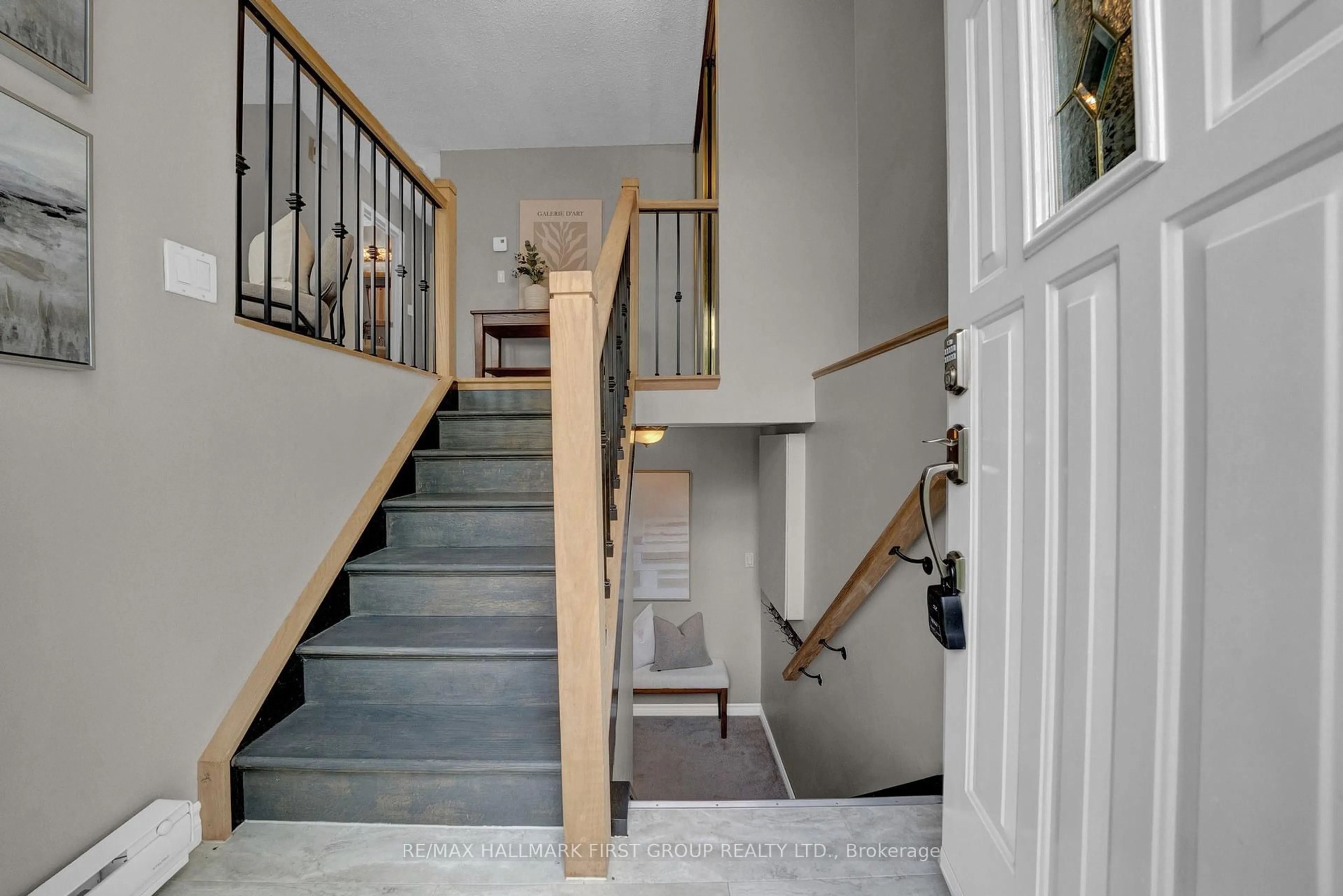 Stairs for 747 Cricklewood Dr, Oshawa Ontario L1K 1R5