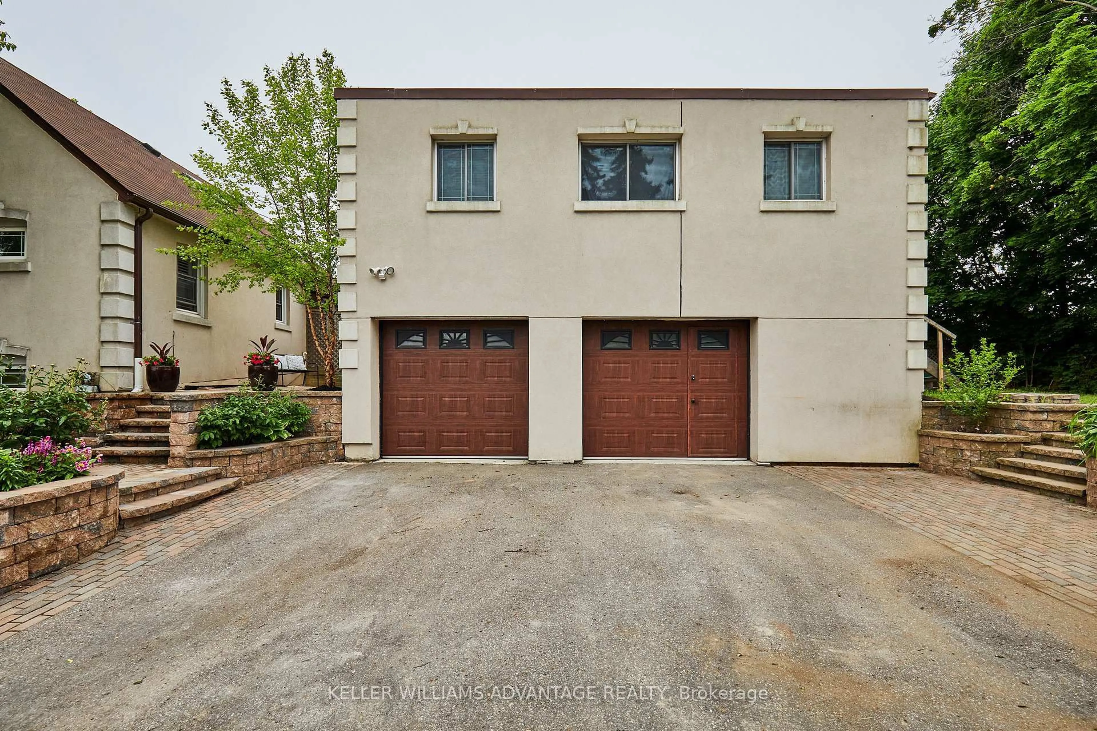 Indoor garage for 128 Harewood Ave, Toronto Ontario M1M 2R5