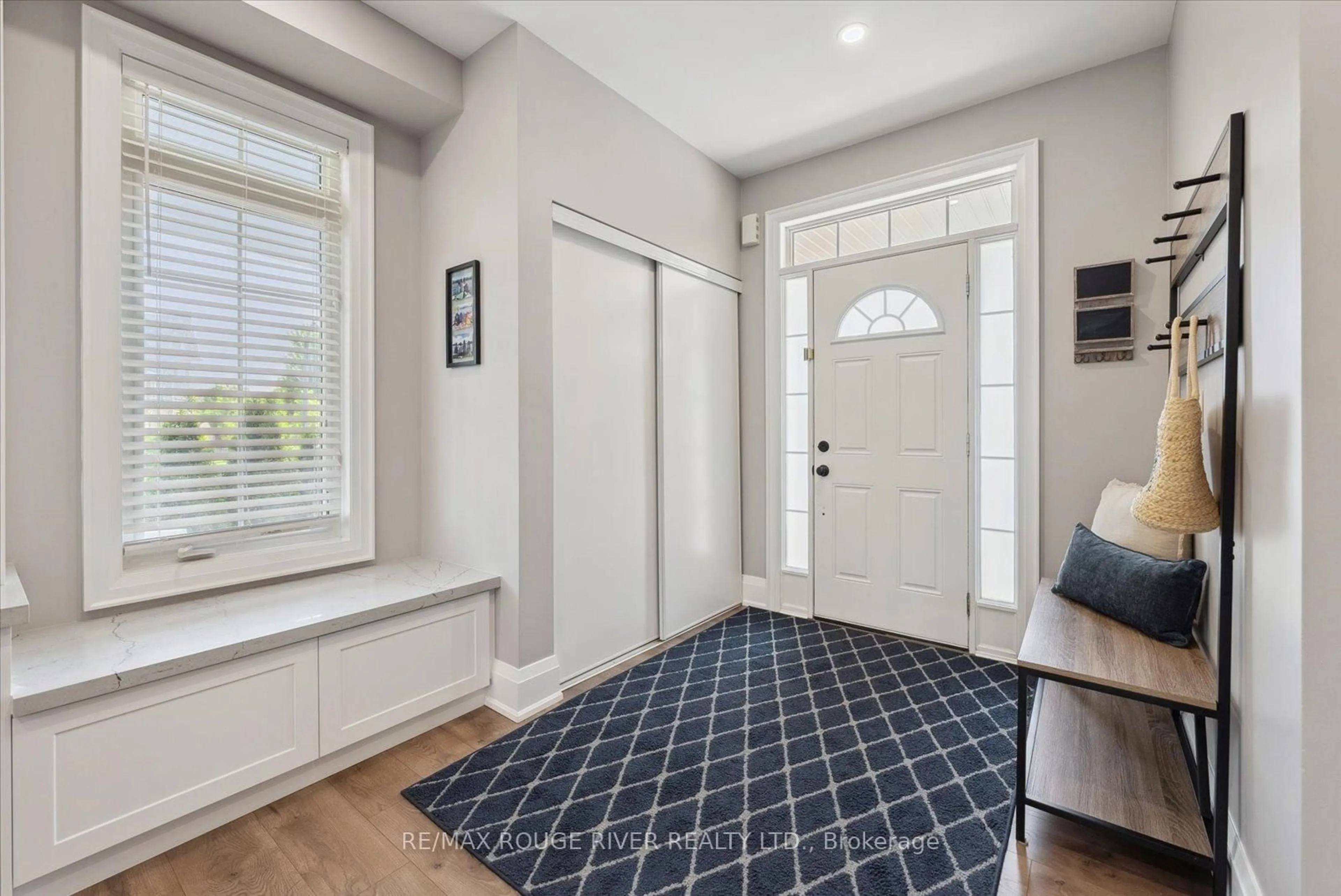 Indoor entryway for 110 Honeyman Dr, Clarington Ontario L1C 0J2