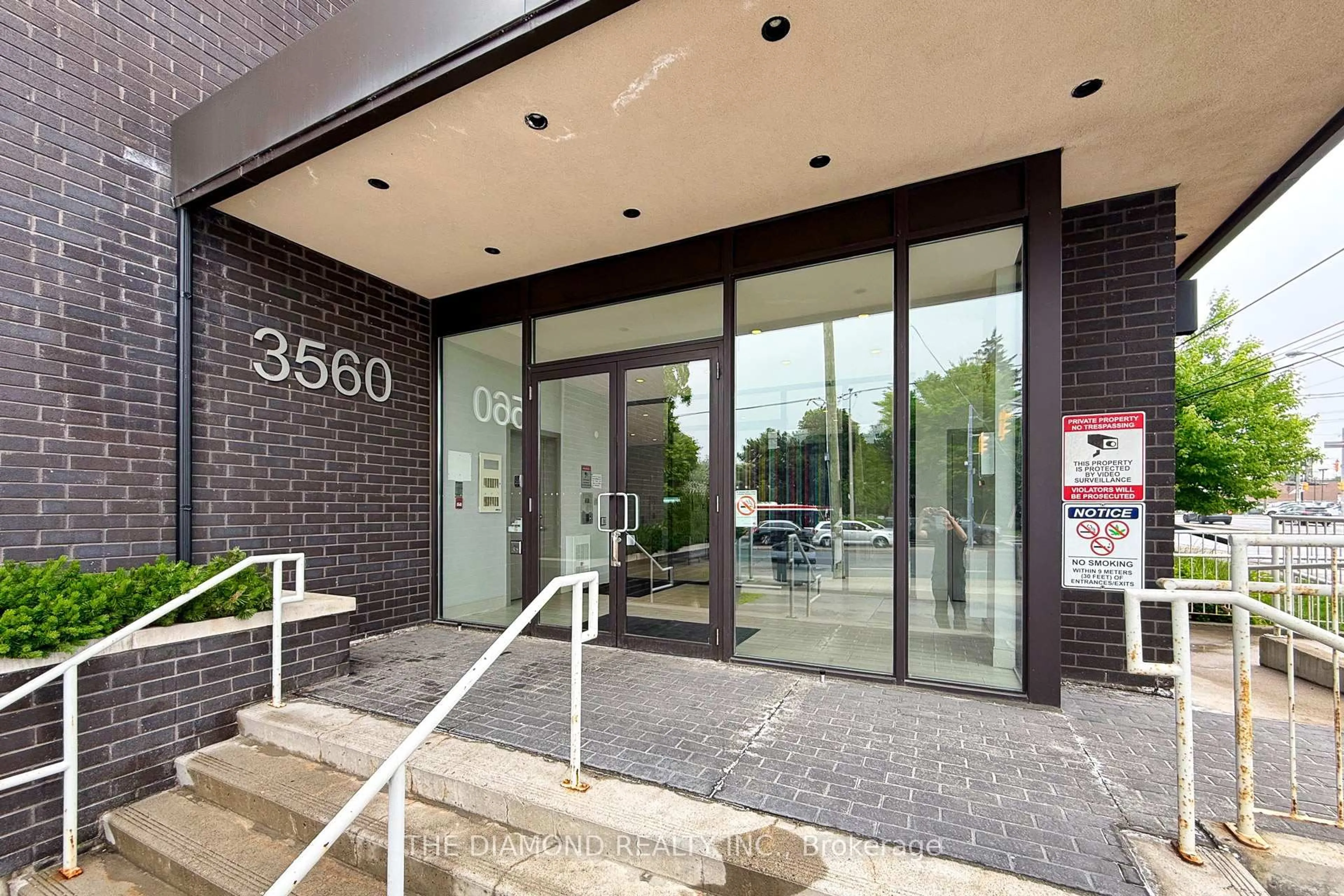 Indoor foyer for 3560 St Clair Ave #107, Toronto Ontario M1K 0A9