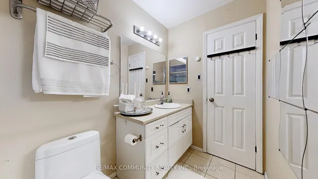 Additional property image - 27 Granada Cres