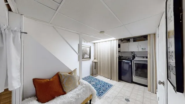 Additional property image - 27 Granada Cres