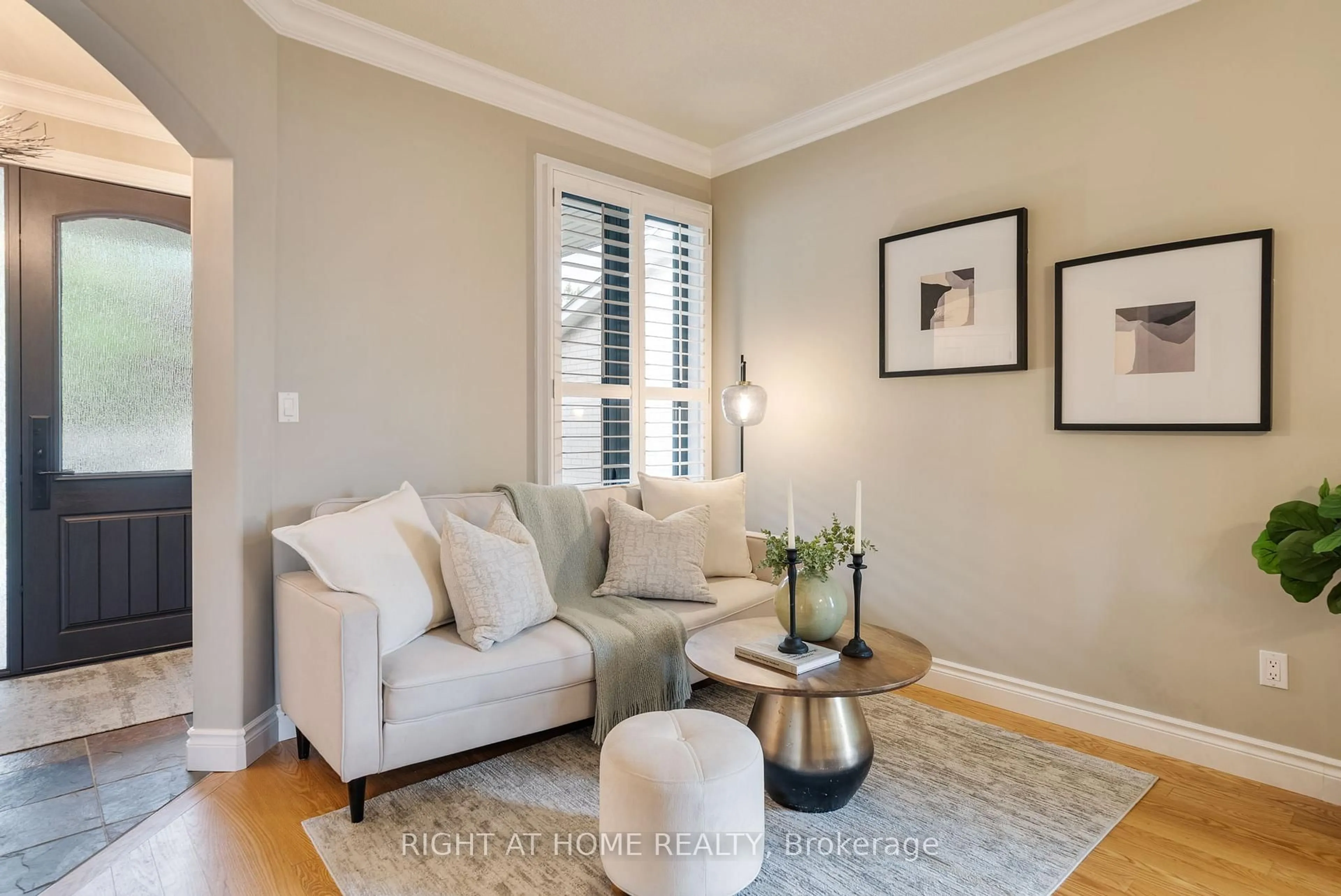 Living room with furniture, unknown for 489 Britannia Ave, Oshawa Ontario L1L 1B8