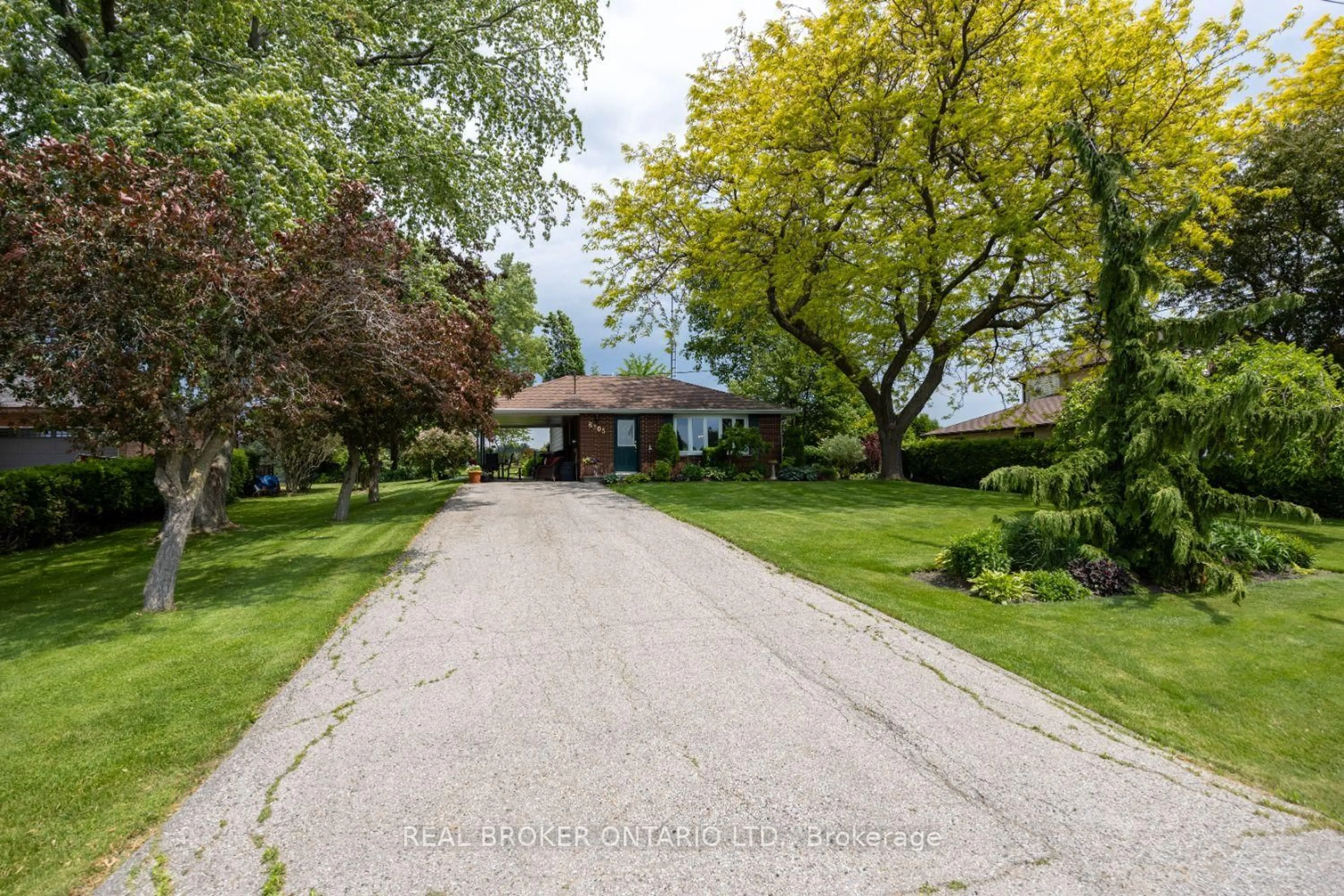 A pic from outside/outdoor area/front of a property/back of a property/a pic from drone, street for 6305 Leskard Rd, Clarington Ontario L0B 1M0