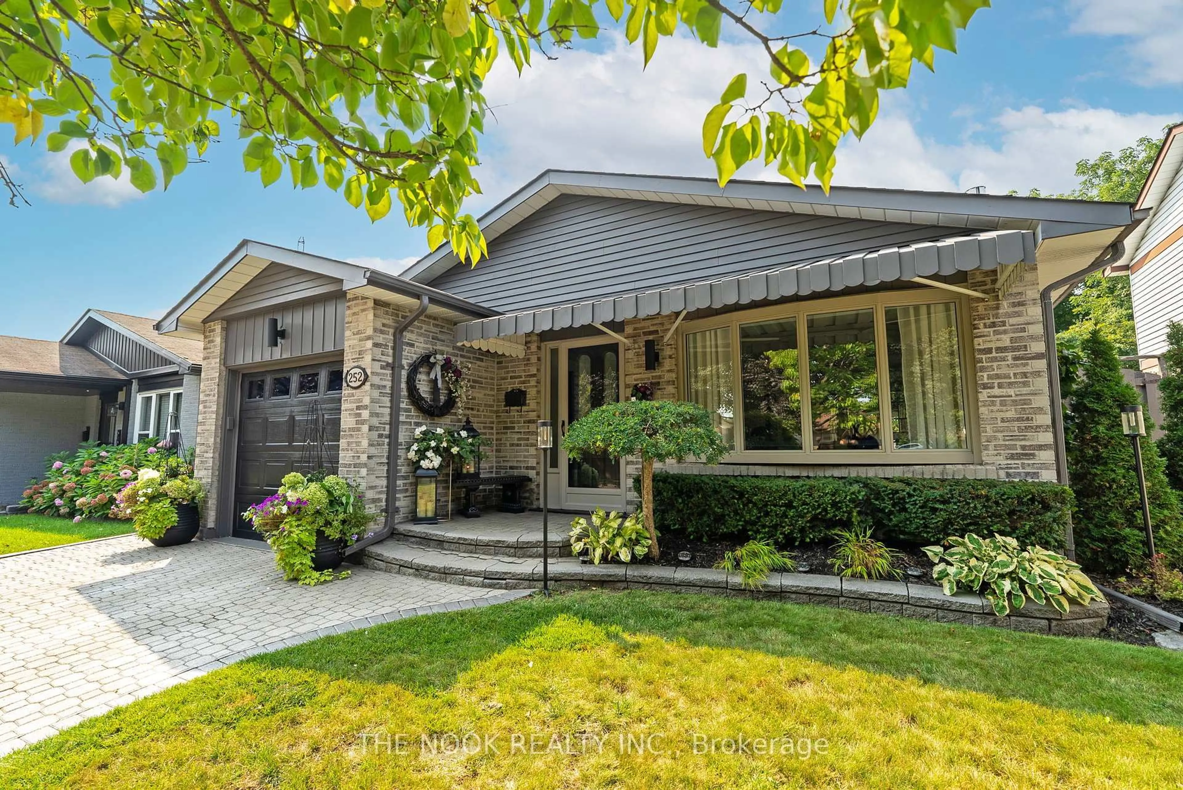 Home with brick exterior material, street for 252 Limerick St, Oshawa Ontario L1J 6K9