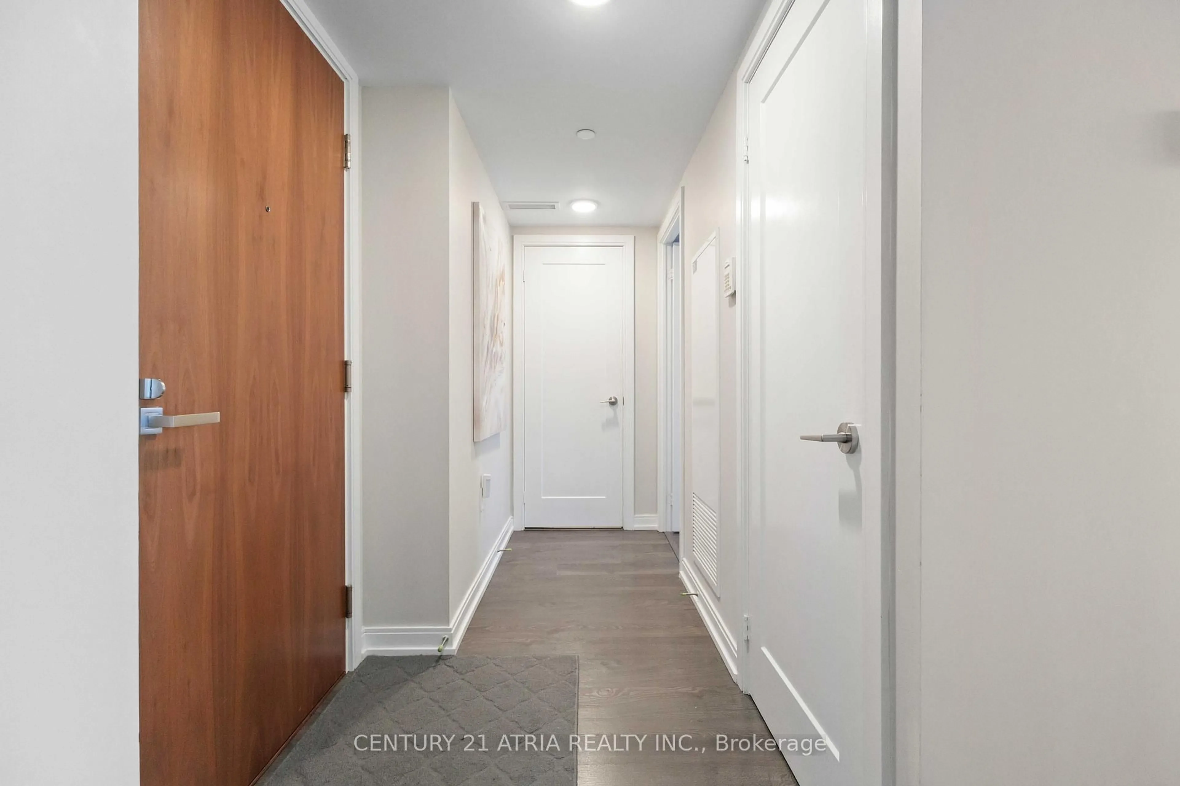 Indoor entryway for 275 Village Green Sq #717, Toronto Ontario M1S 0L8
