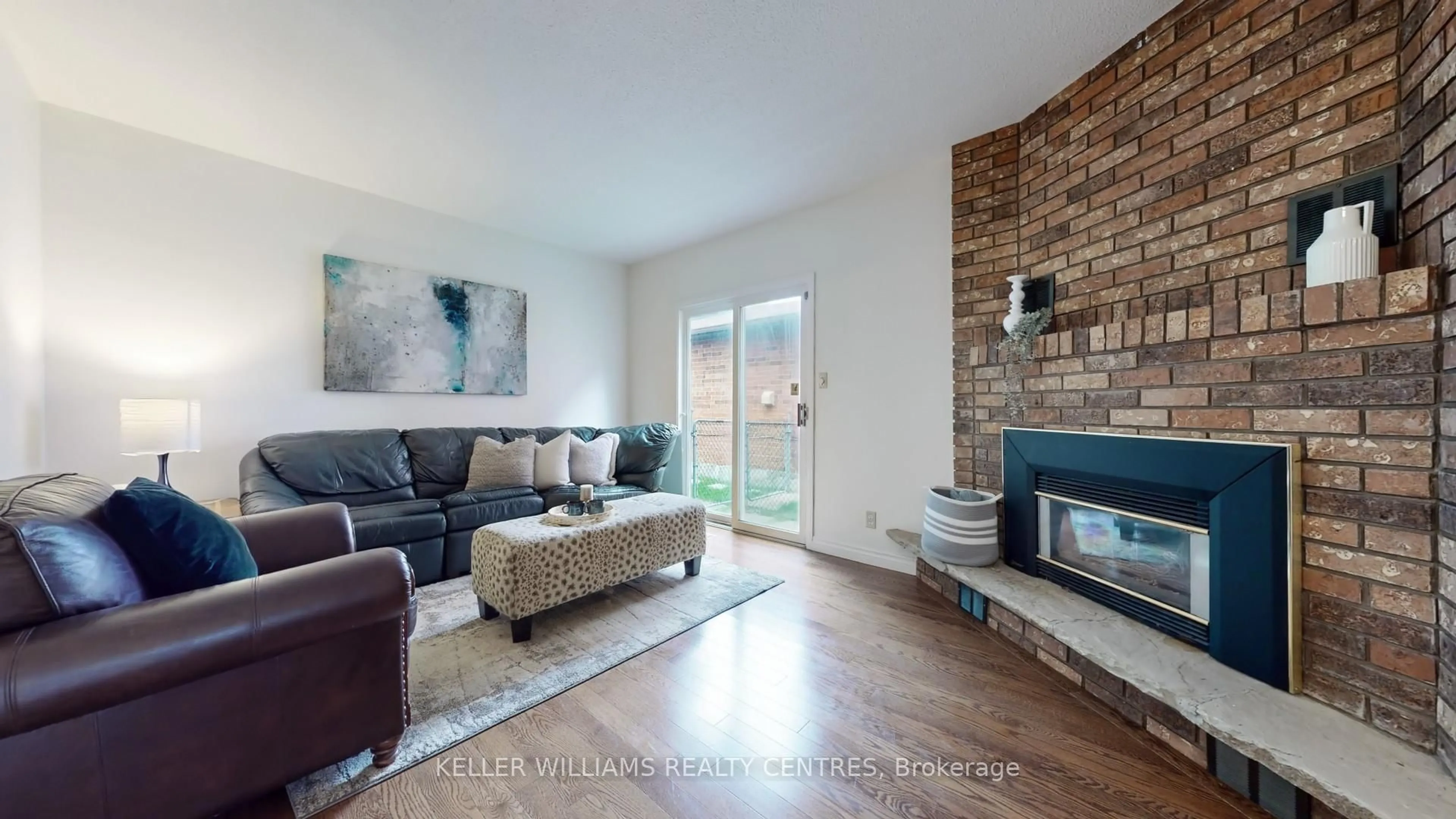 Living room with furniture, unknown for 375 Huntsmill Blvd, Toronto Ontario M1W 3R8