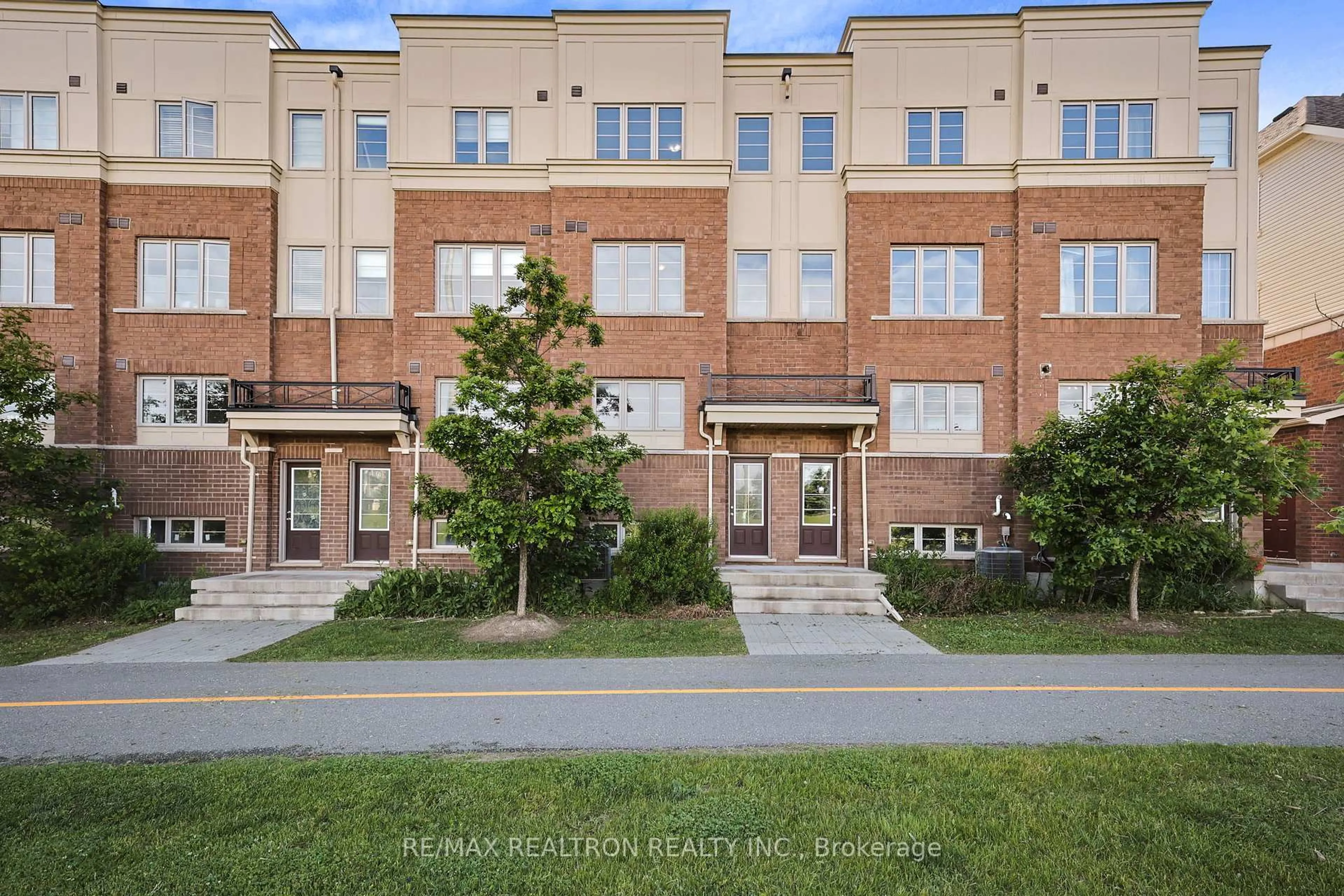 Unknown for 2566 Rosedrop Path #168, Oshawa Ontario L1L 0L1