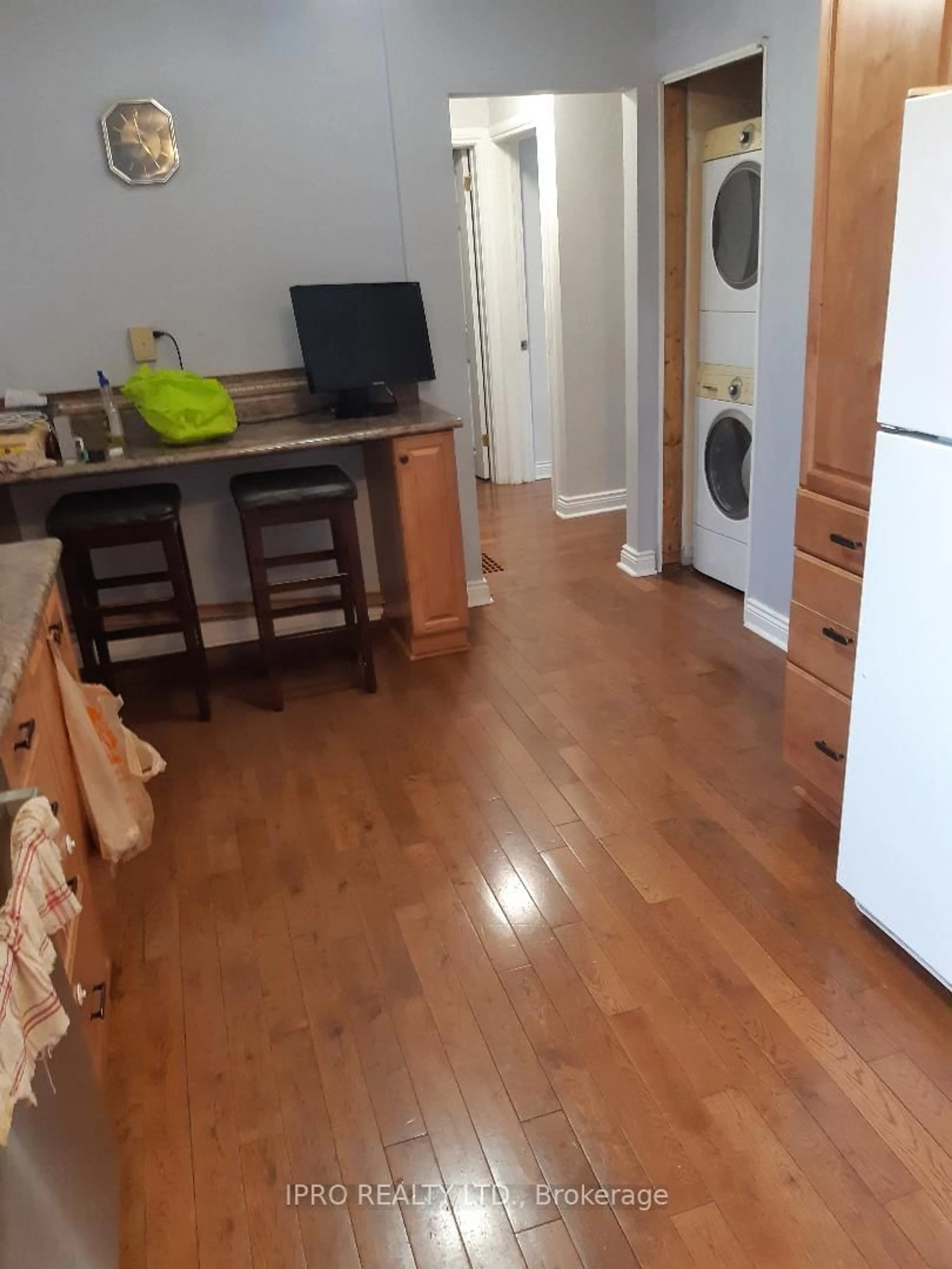 A pic of a room for 38 Kawartha Ave, Oshawa Ontario L1H 3Y8