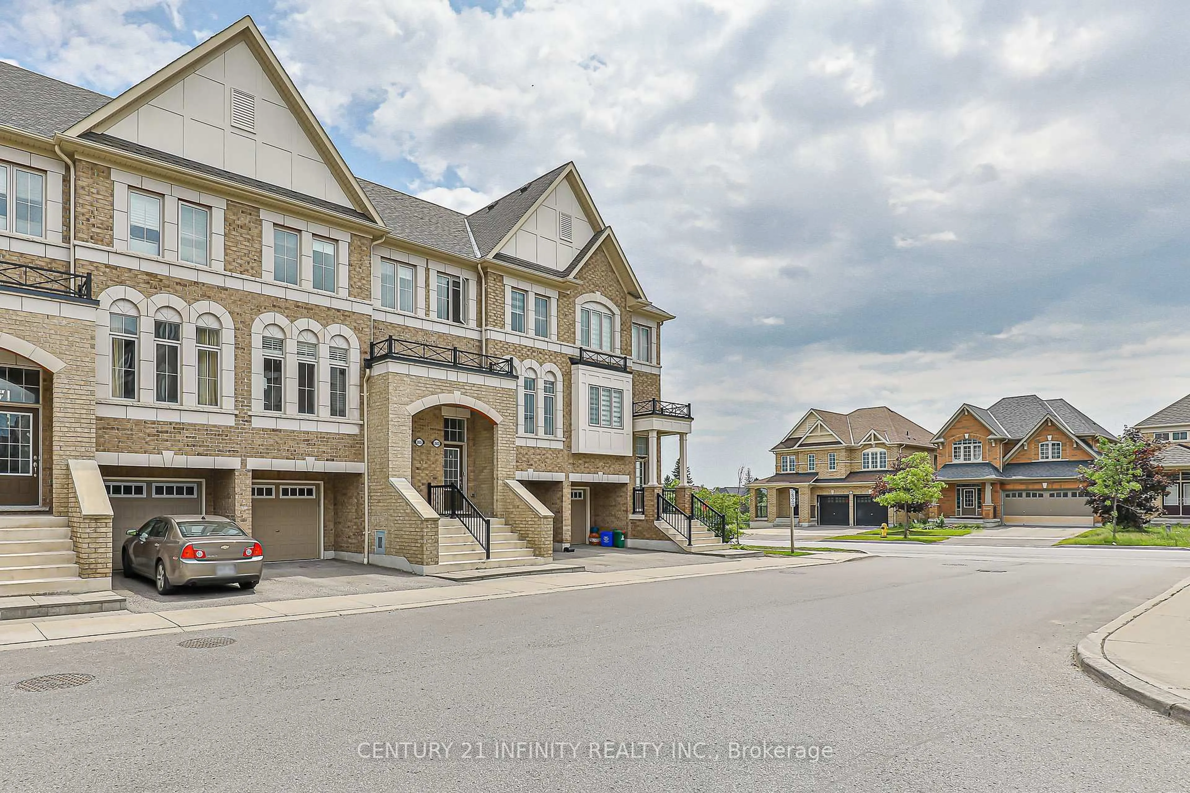 A pic from outside/outdoor area/front of a property/back of a property/a pic from drone, street for 2605 Deputy Minister Way #3, Oshawa Ontario L1L 0M7