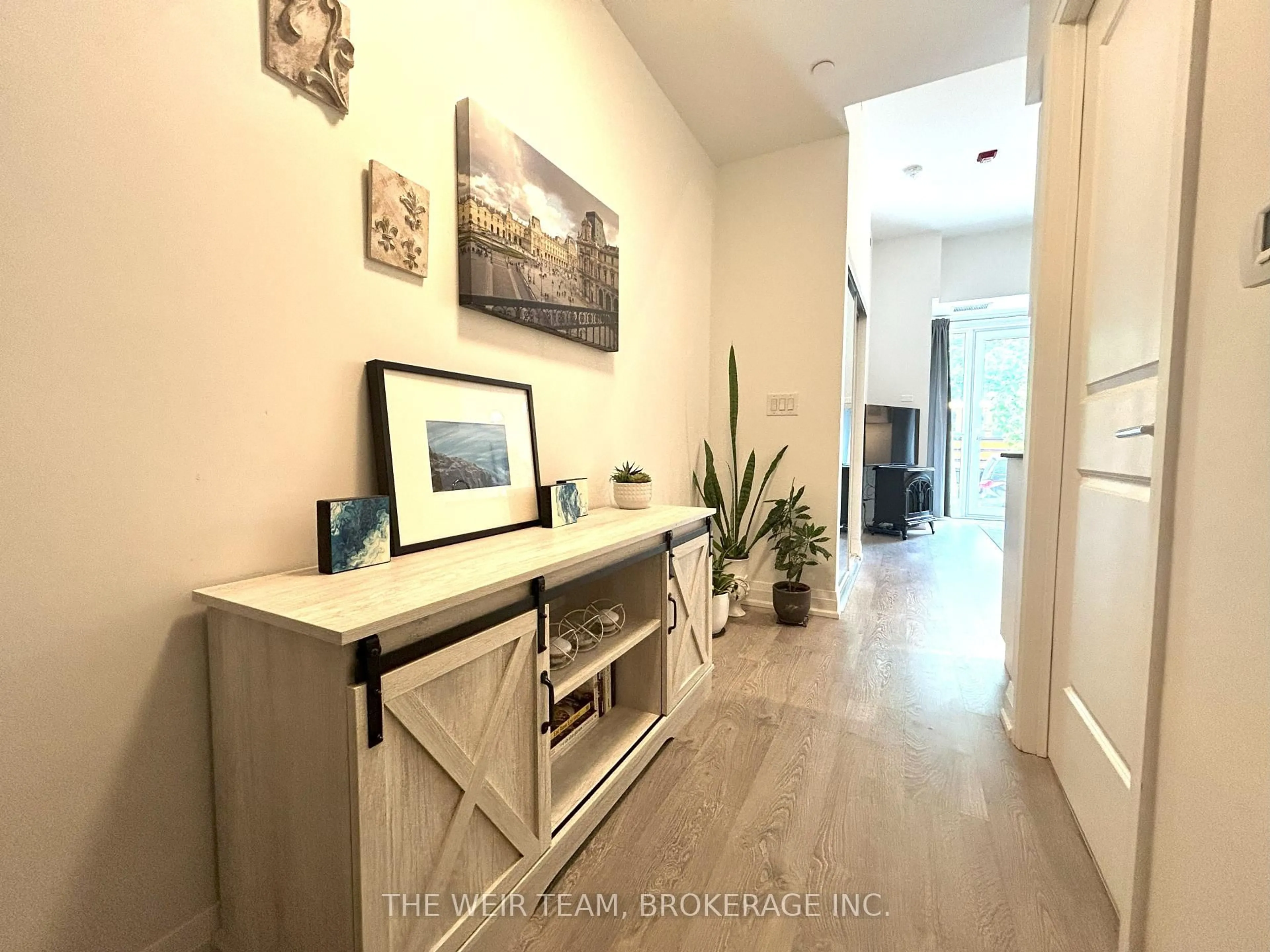 Indoor entryway for 1400 Kingston Rd #101, Toronto Ontario M1N 0C2