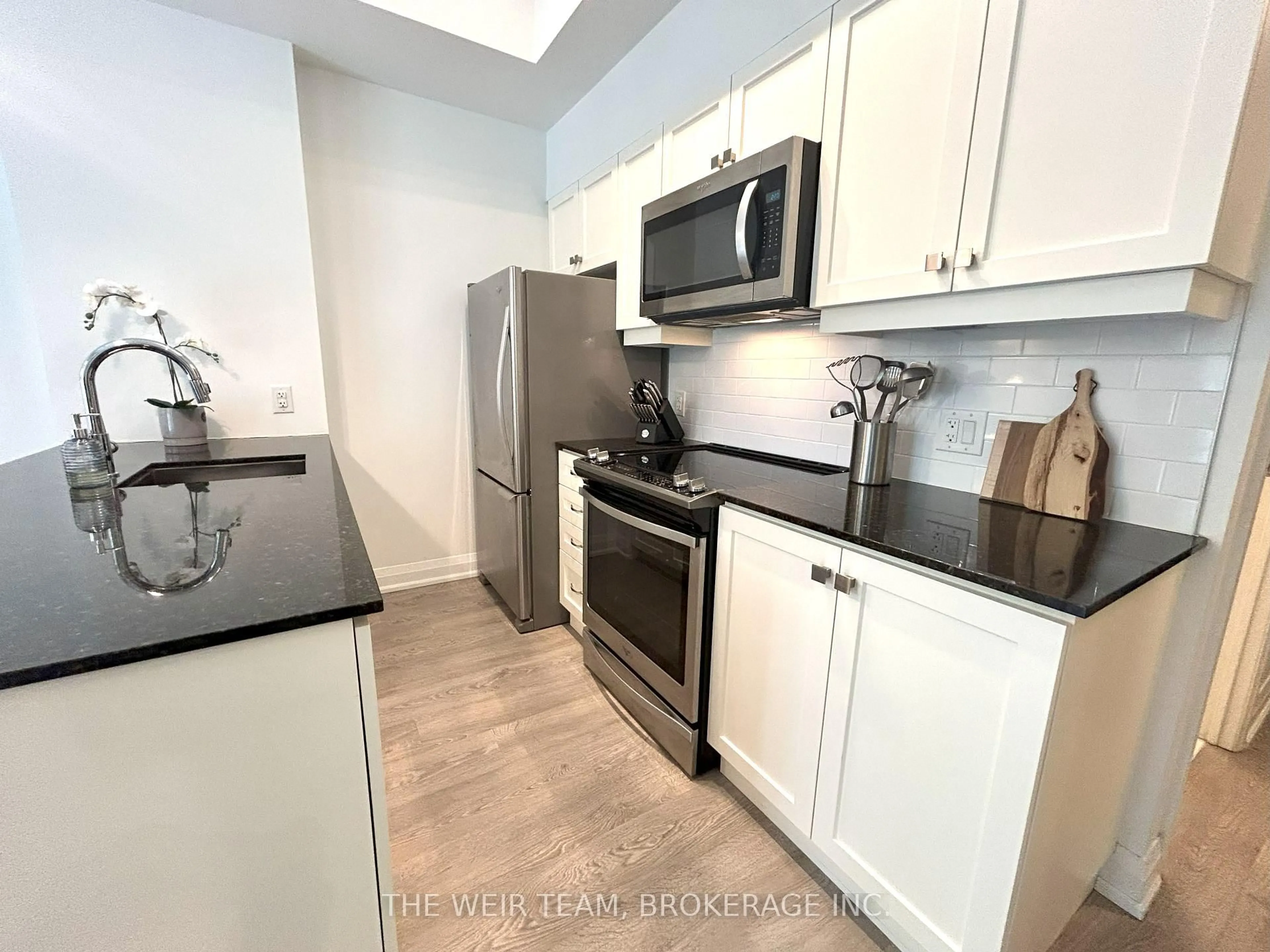 Standard kitchen, unknown for 1400 Kingston Rd #101, Toronto Ontario M1N 0C2