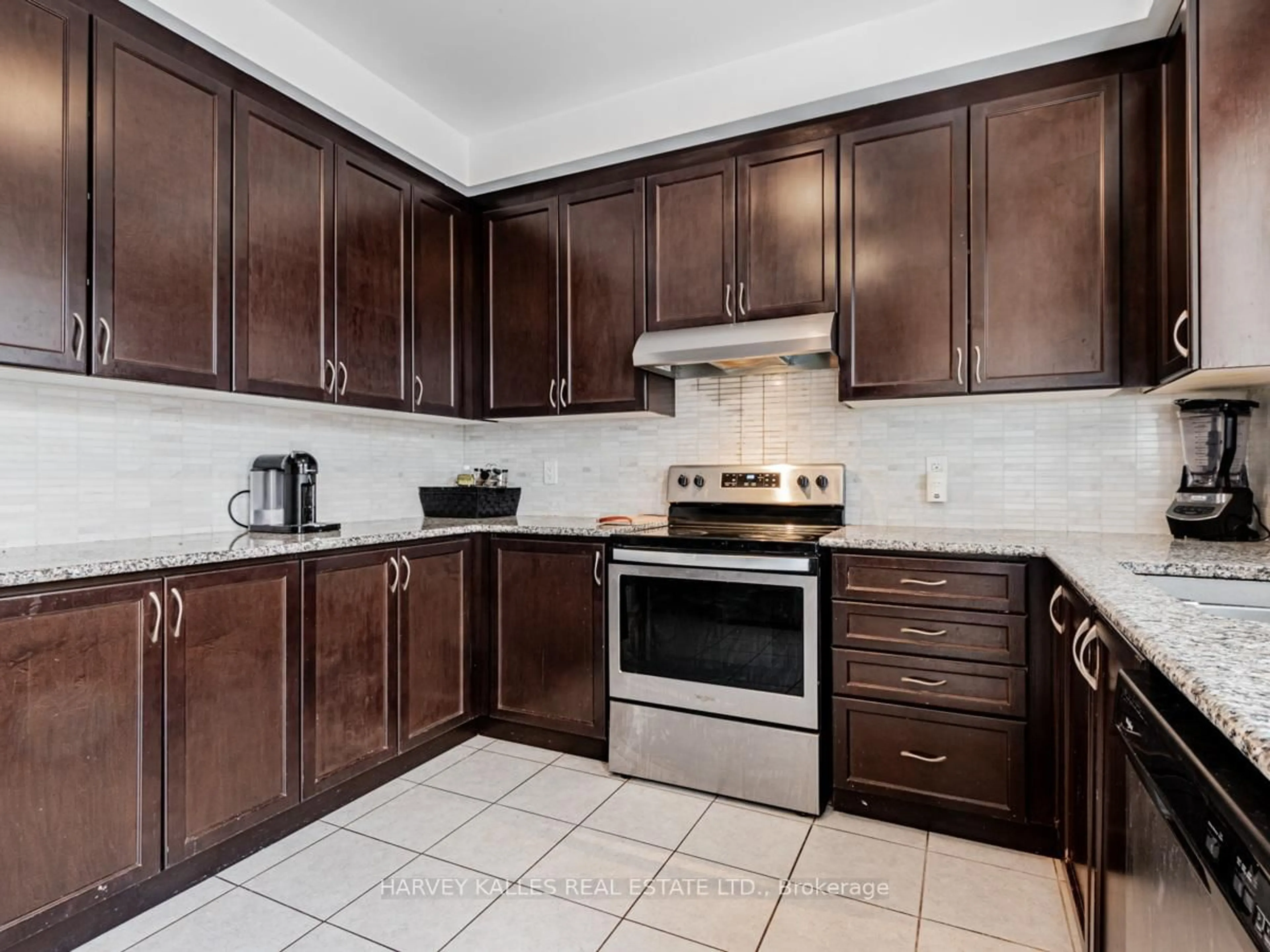 Standard kitchen, ceramic/tile floor for 148 Cleanside Rd, Toronto Ontario M1L 0J3