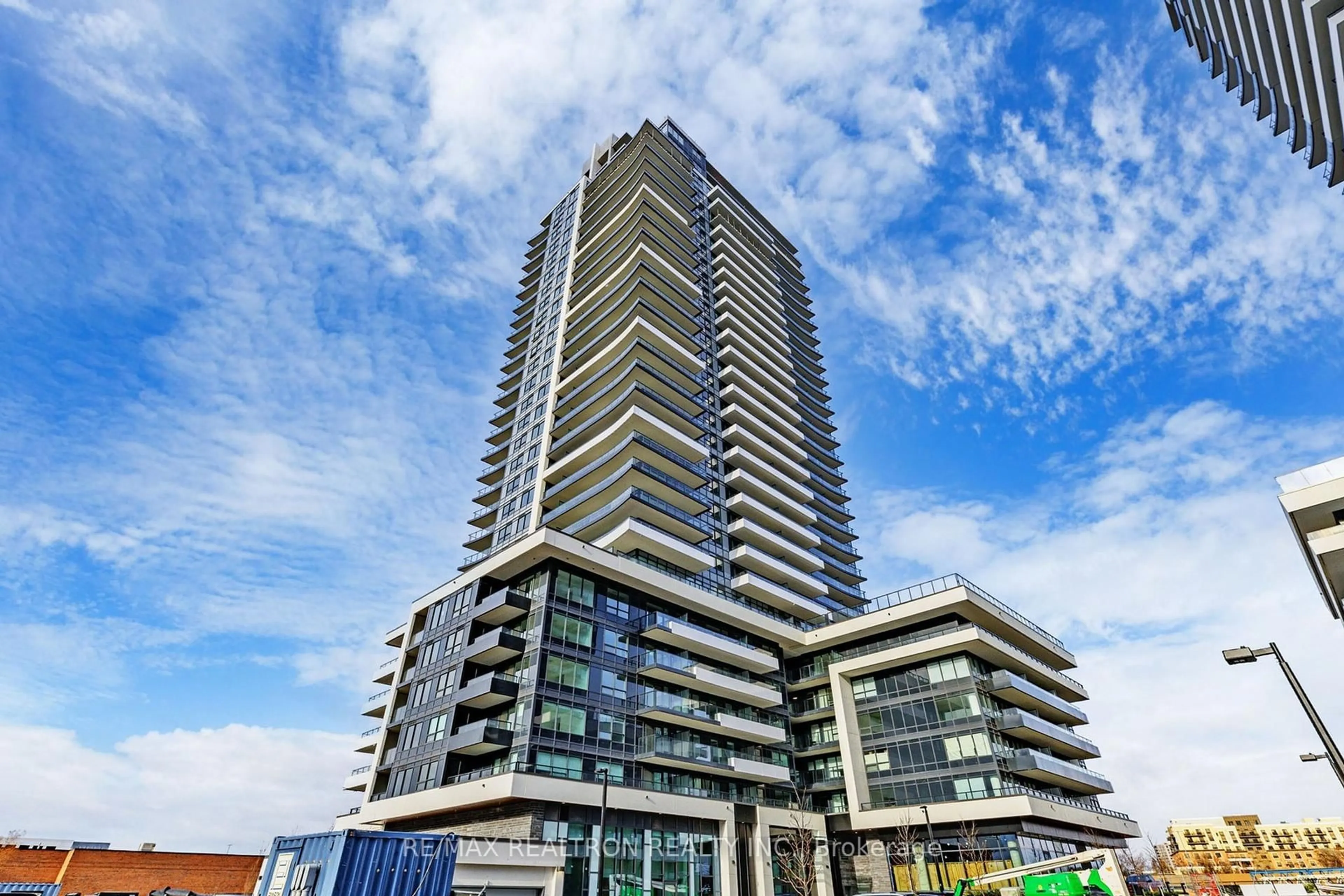 Indoor foyer for 1435 Celebration Dr #1509, Pickering Ontario L1W 0C3