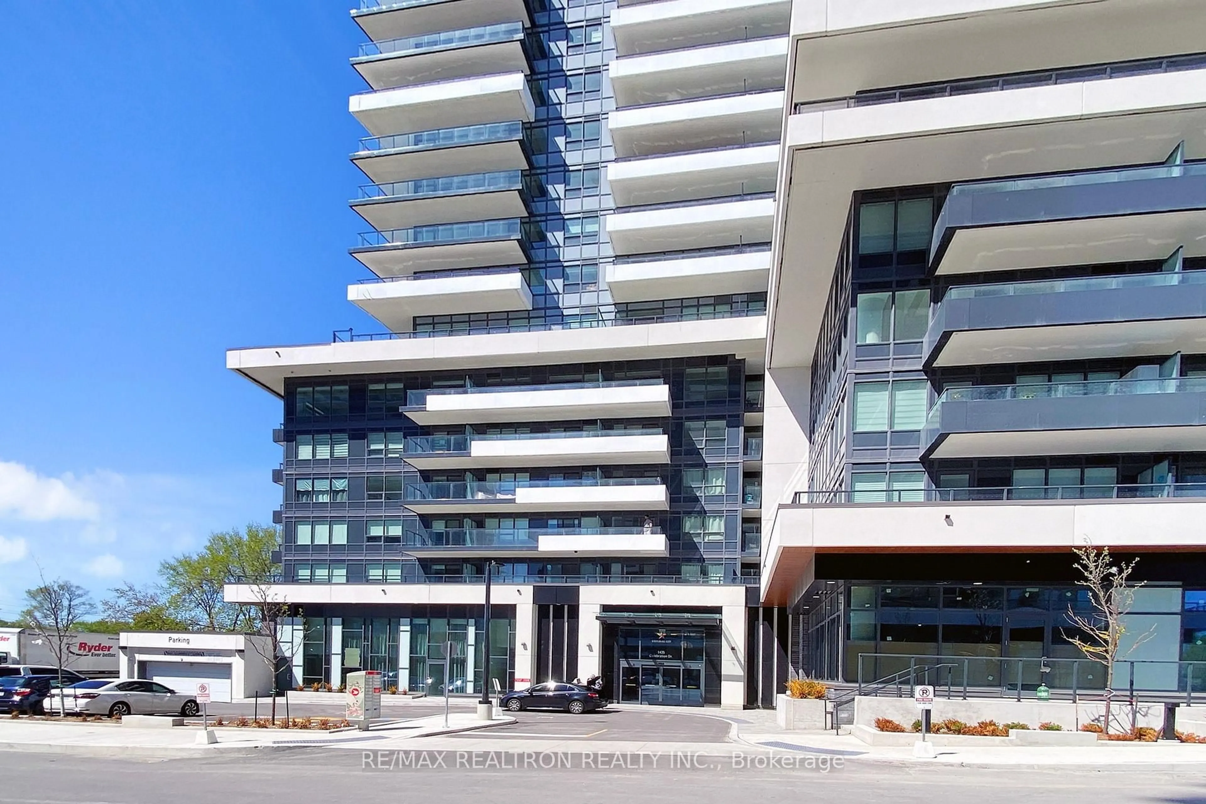 Indoor foyer for 1435 Celebration Dr #1509, Pickering Ontario L1W 0C3