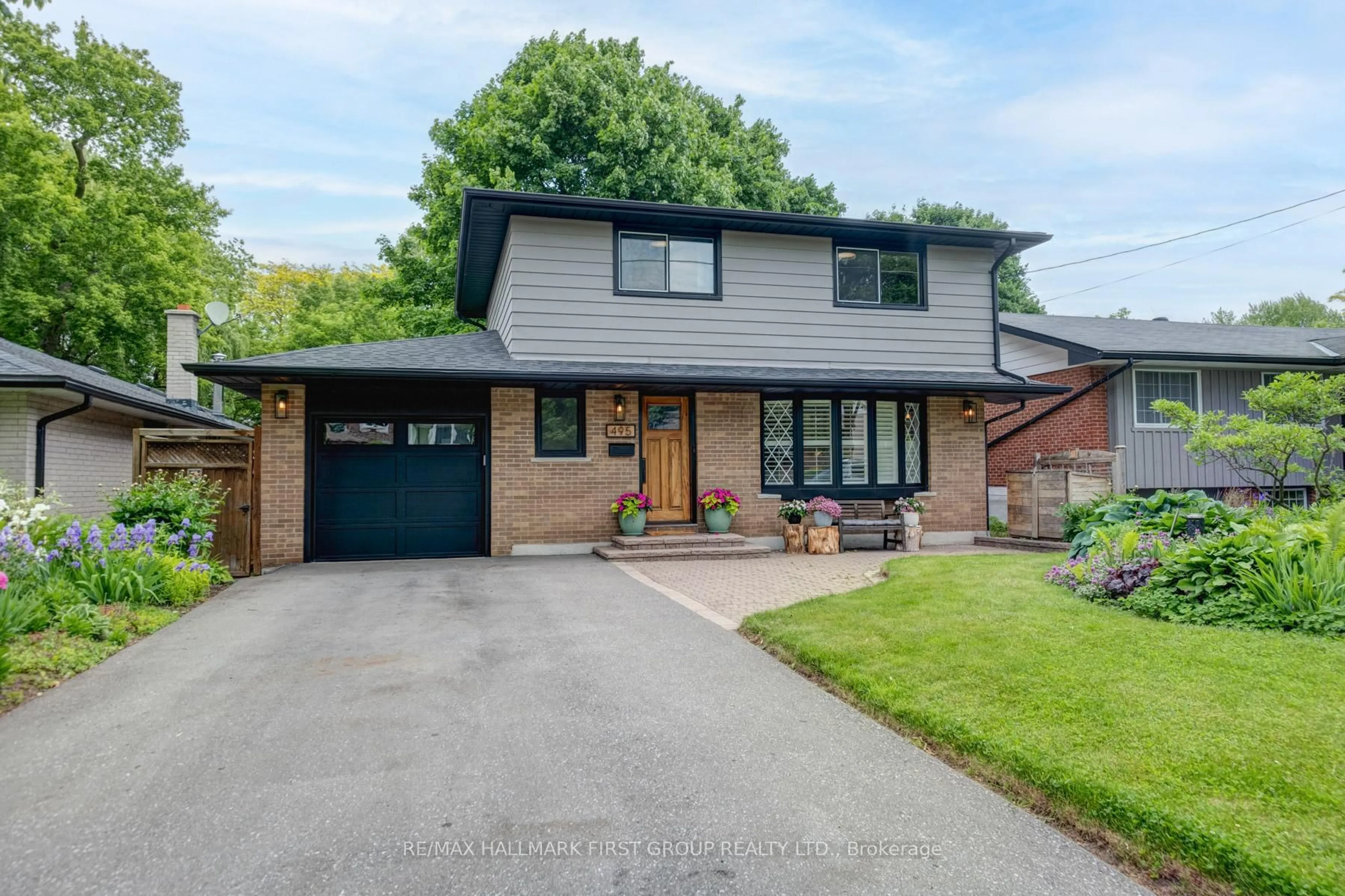 Home with brick exterior material, street for 495 Brentwood Ave, Oshawa Ontario L1G 2S9