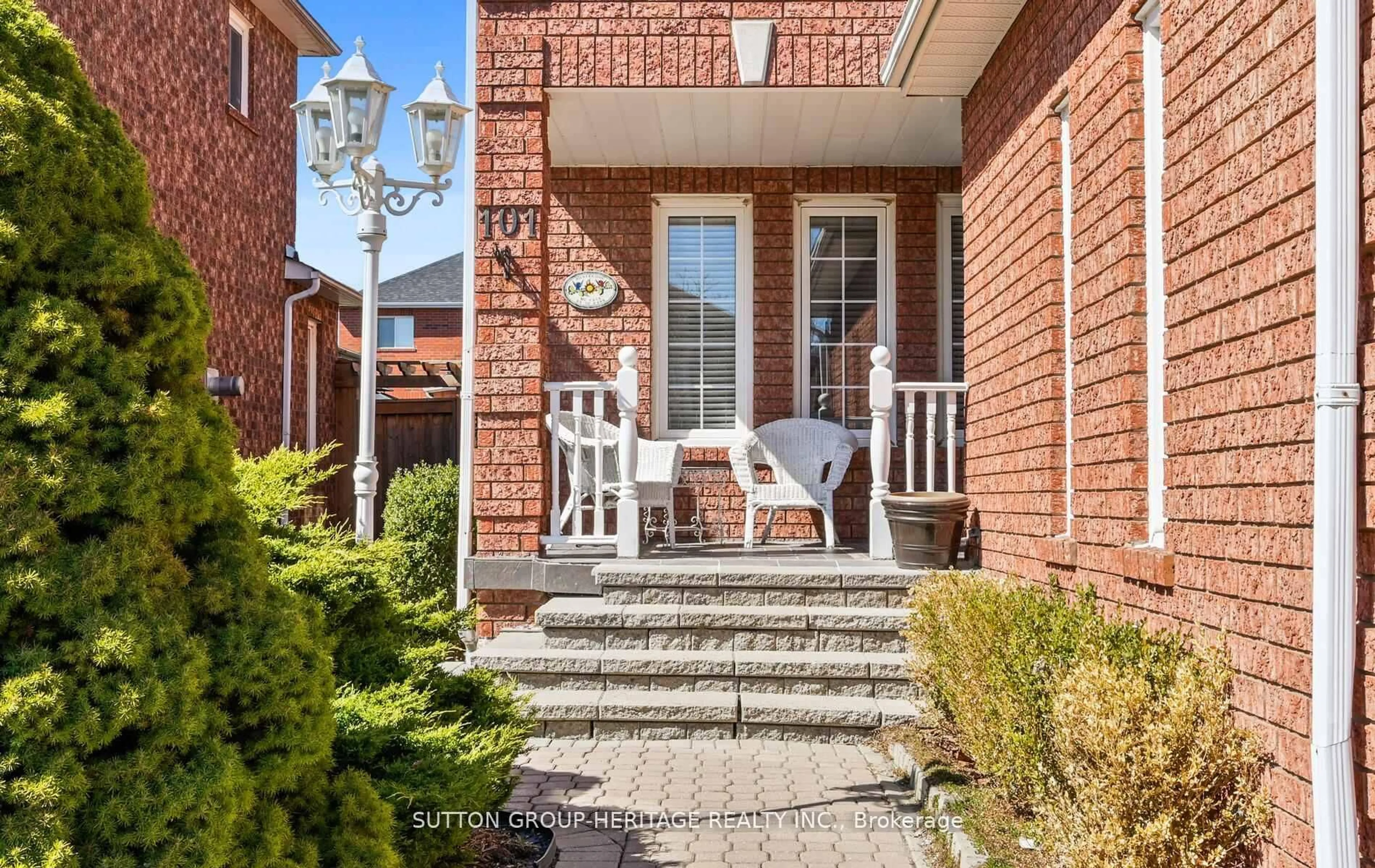 Unknown for 101 Parnell Cres, Whitby Ontario L1R 1X1