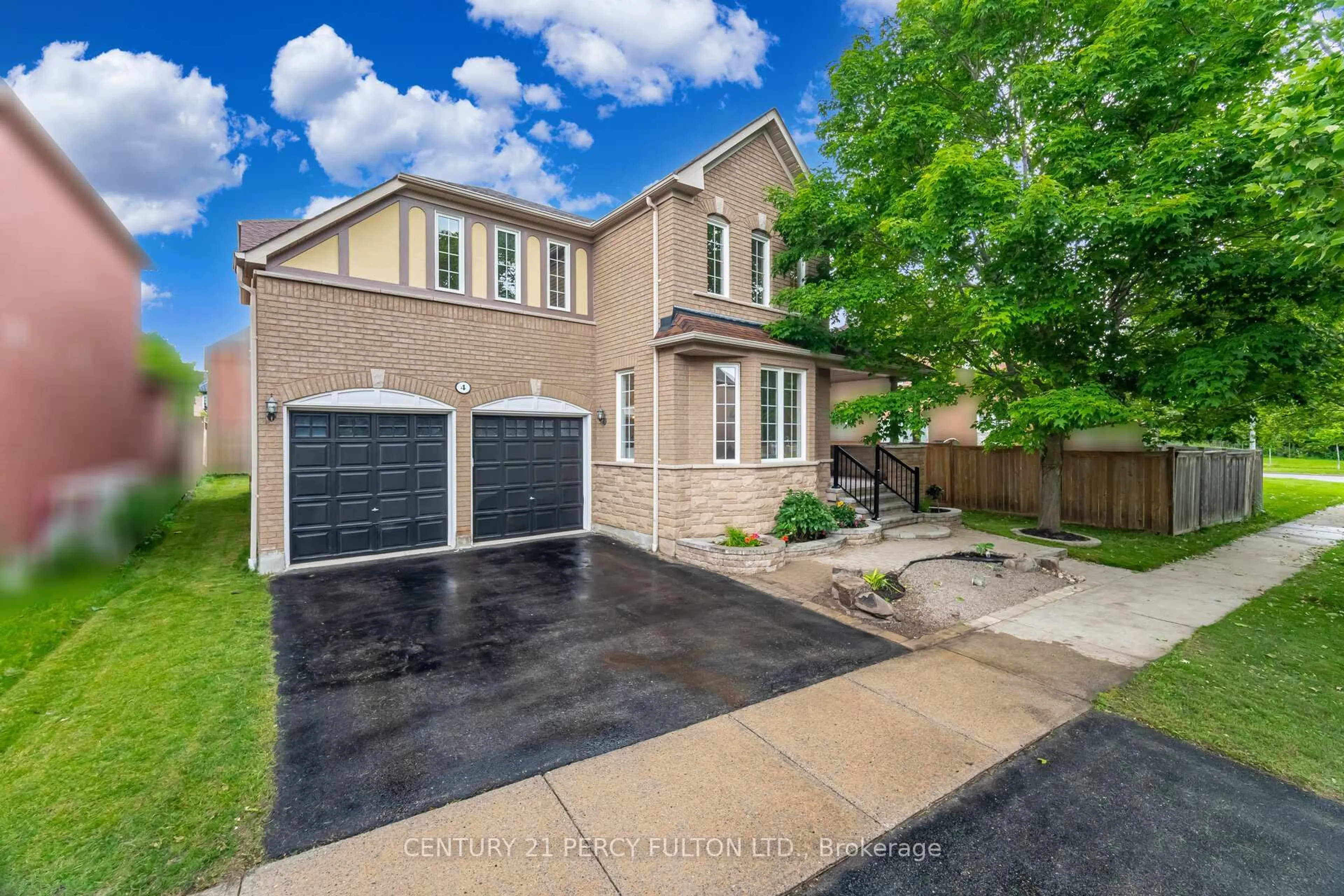 A pic from outside/outdoor area/front of a property/back of a property/a pic from drone, street for 4 Mcalpine Ave, Ajax Ontario L1T 4J1