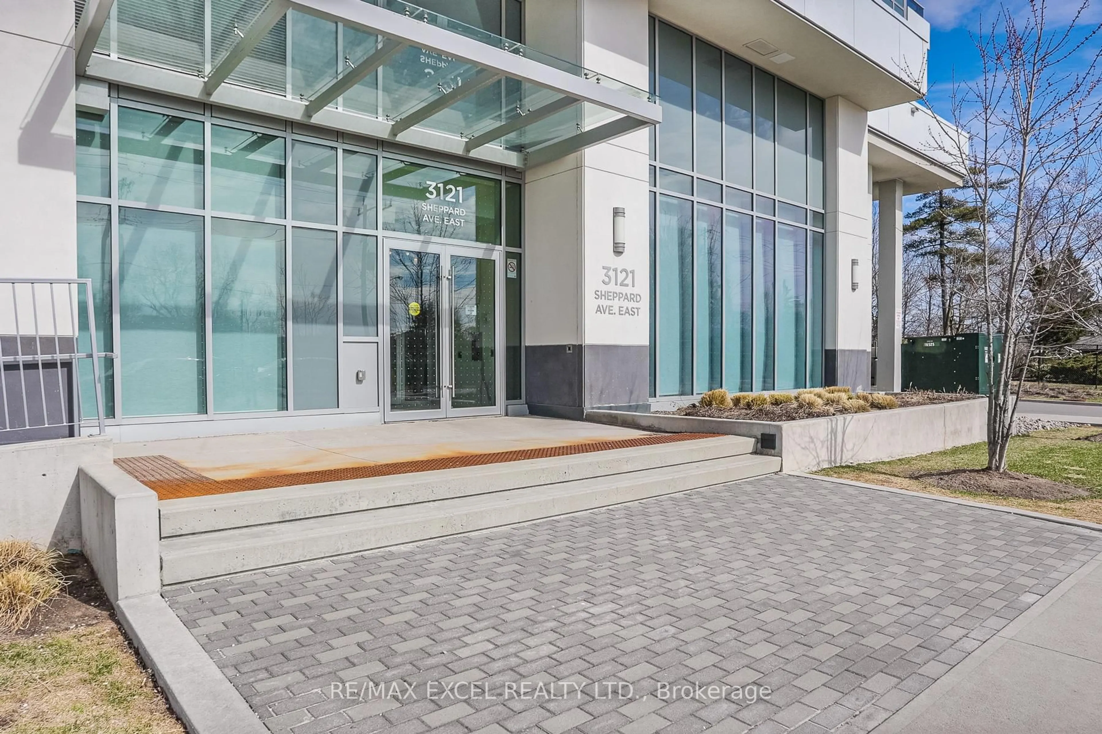 Indoor foyer for 3121 Sheppard Avenue #907, Toronto Ontario M1T 0B6
