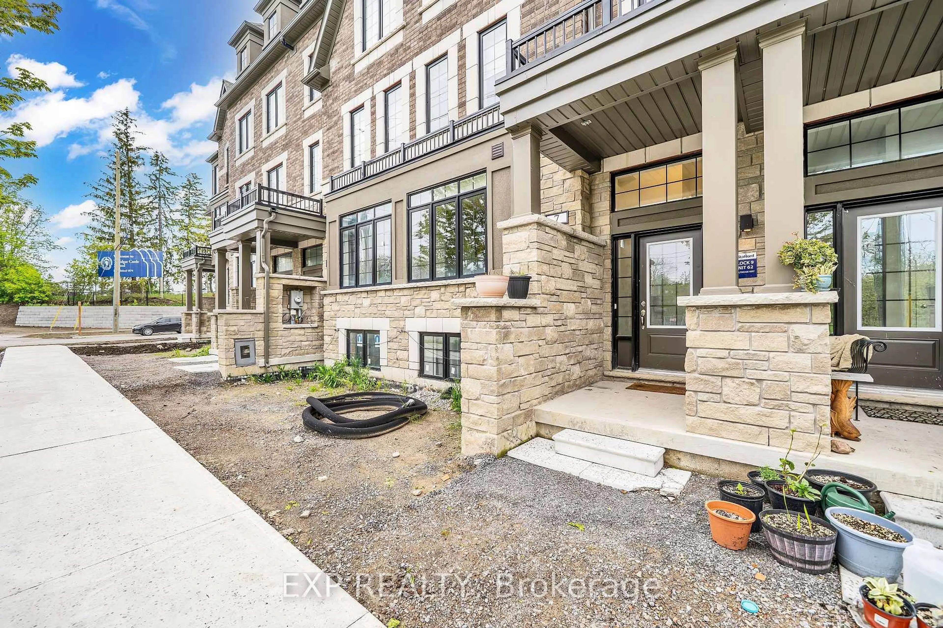 Unknown for 7 Selfridge Way, Whitby Ontario L1N 0N9
